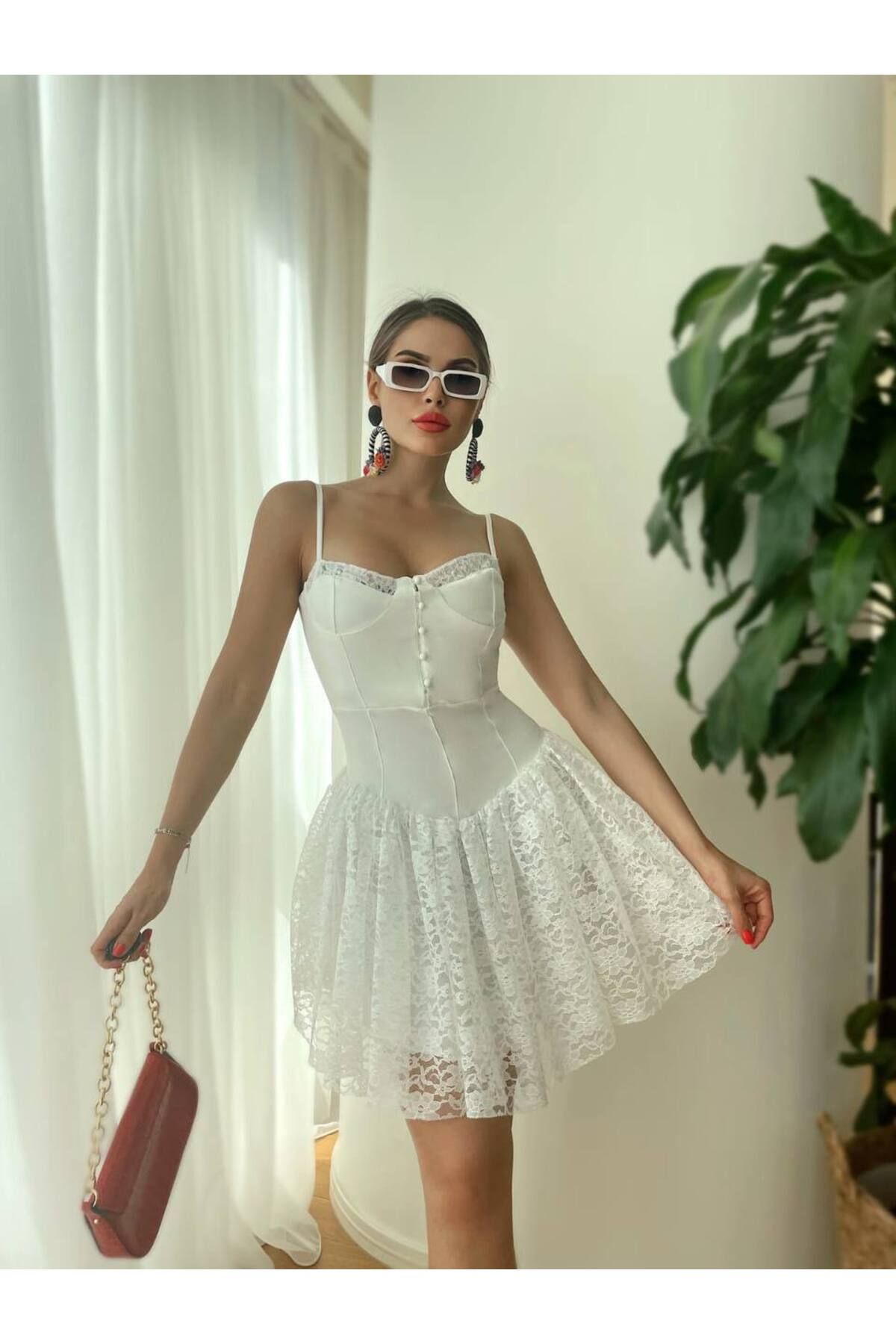 1Moda1Tarz Kadın İthal Kumaş Güpür Detaylı Düğmeli Askılı Astarlı Özel Tasarım Elbise