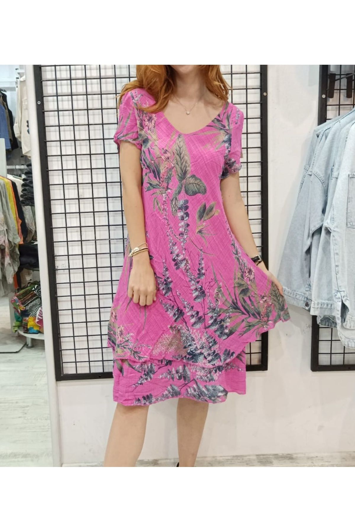 Butik Şans Çiçek Desenli Kısa Kollu V yaka İtalyan Koton Elbise