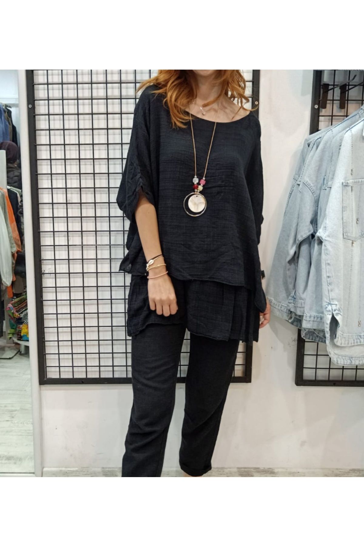 Butik Şans Kolye Detaylı Düz Renk İtalyan Koton Bluz