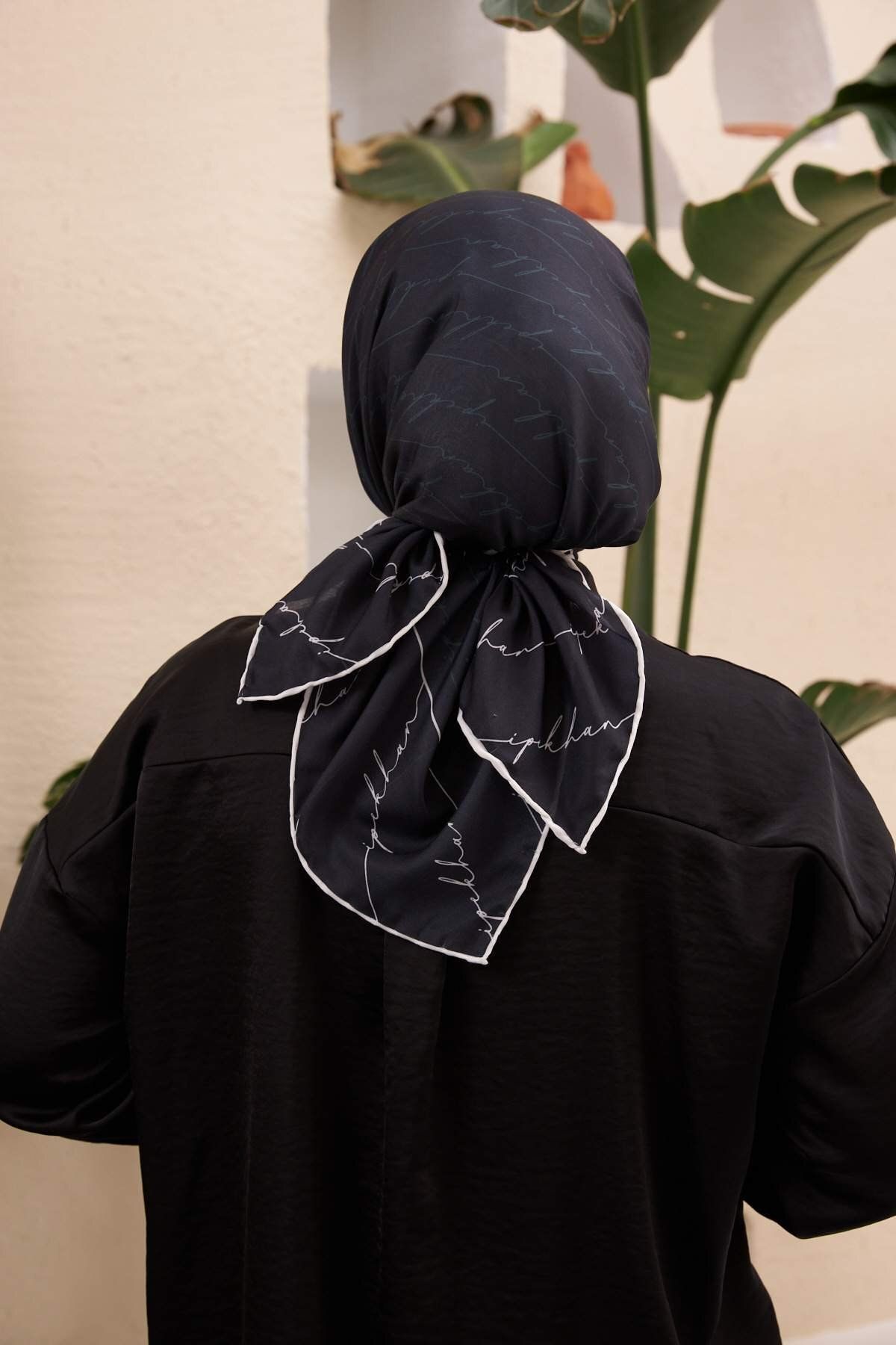 İpekhan-Text Pattern Thin Cotton Scarf 3