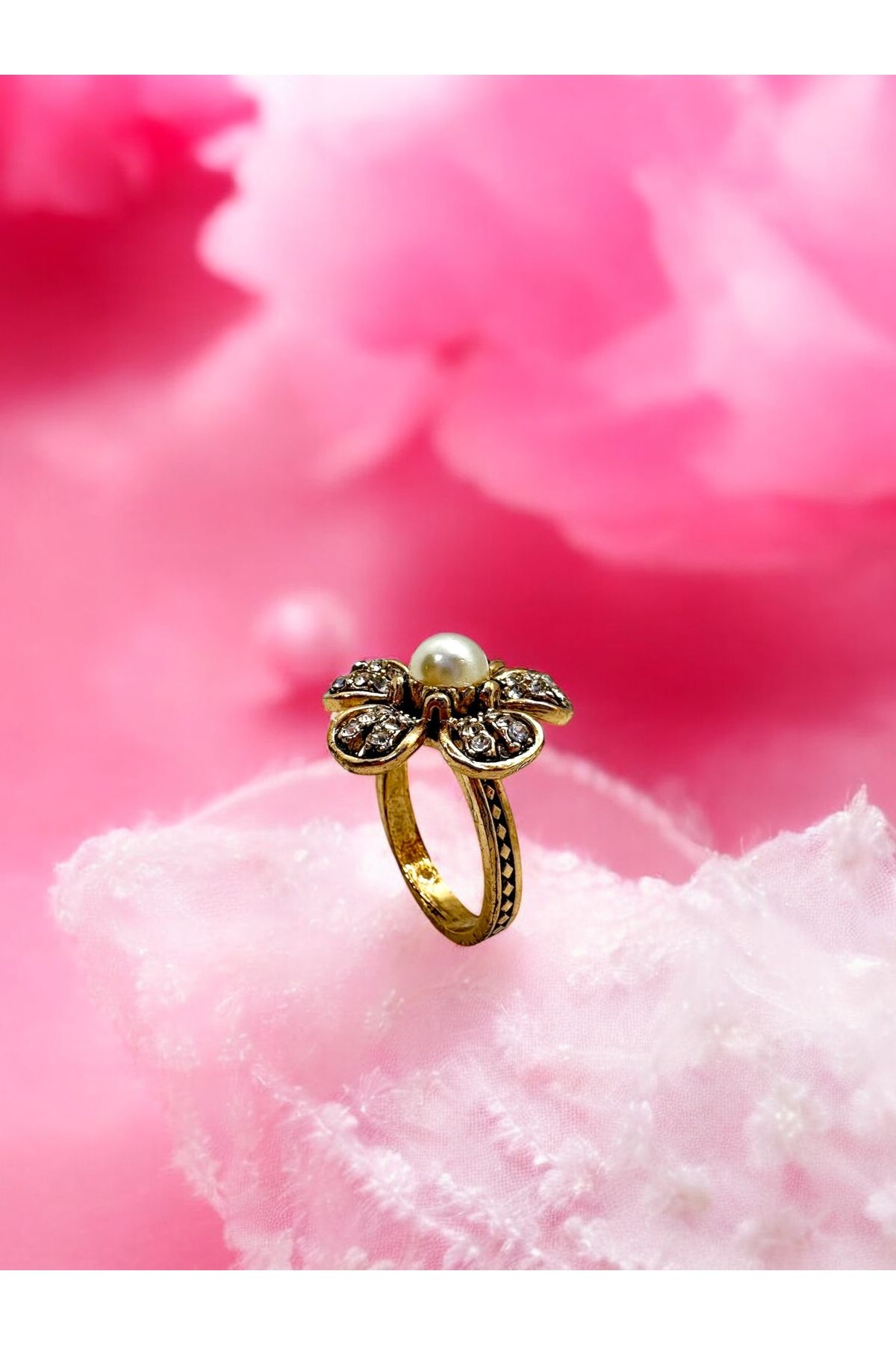 FUYA JEWELLERY İnci Detaylı Çiçek Motif Yüzük