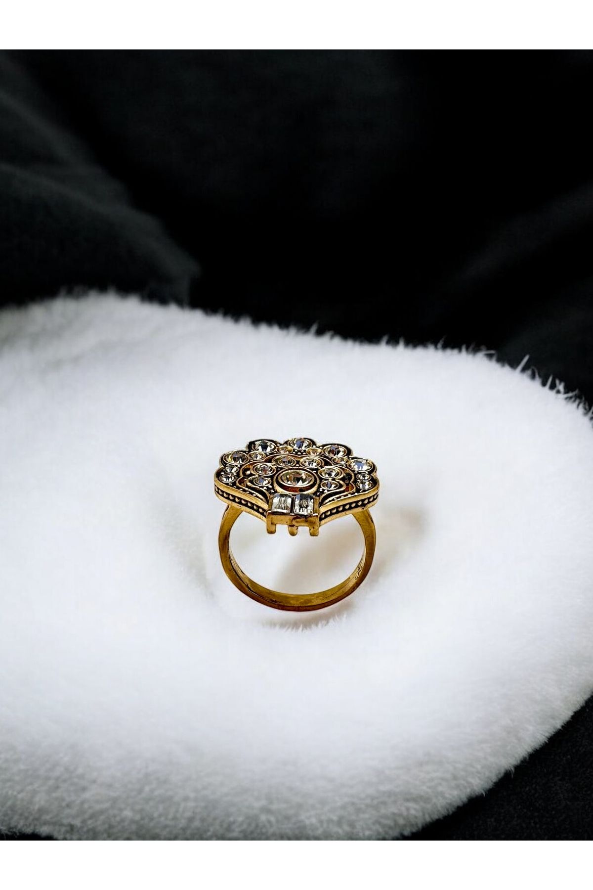 FUYA JEWELLERY Baget Taş Detaylı Elmas Montür Yüzük