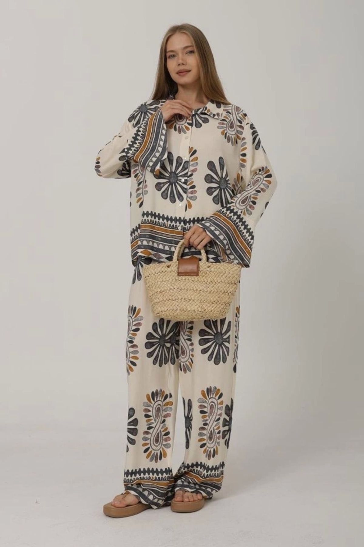 Butik Desenli Kolları Volanlı Pantolon Takım - Antrasit
