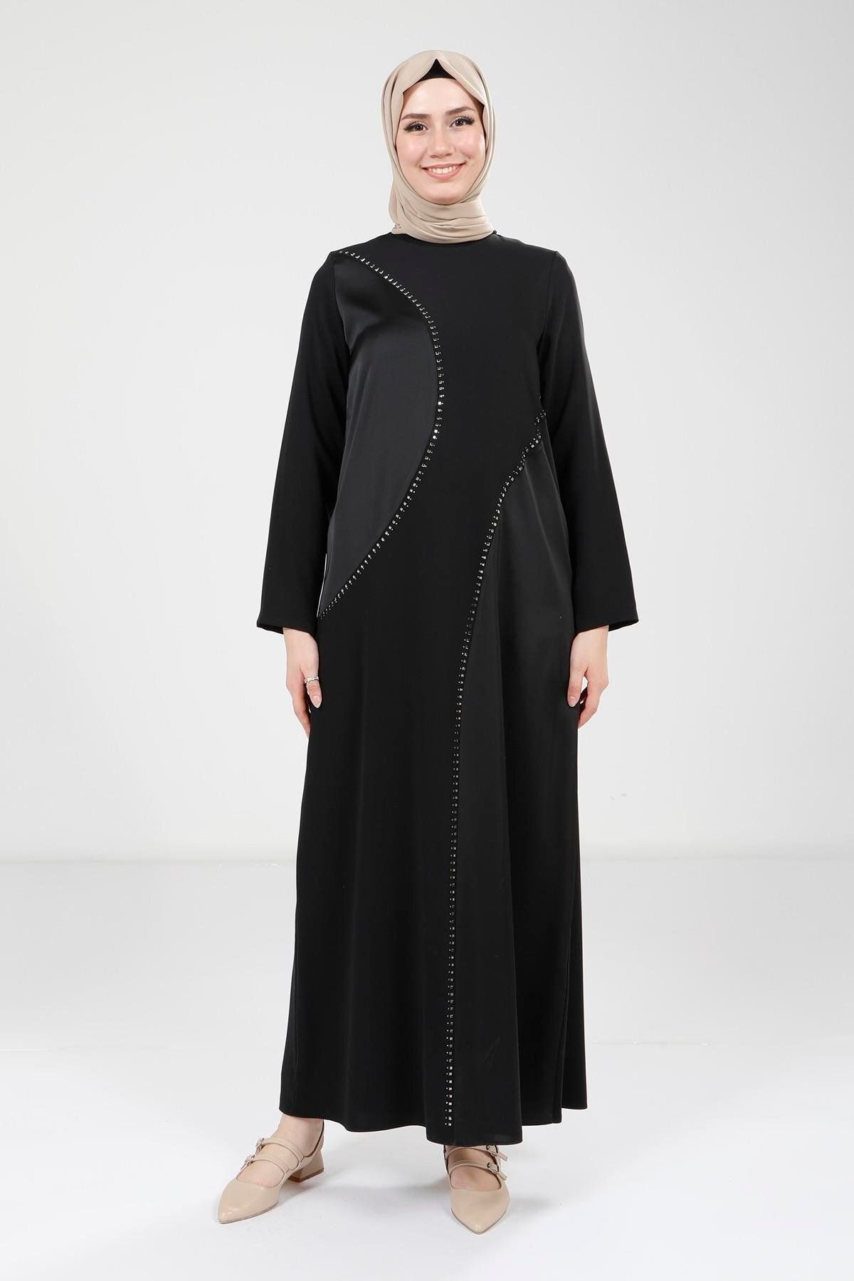 Beyza Taş Detaylı Siyah Elbise 9317