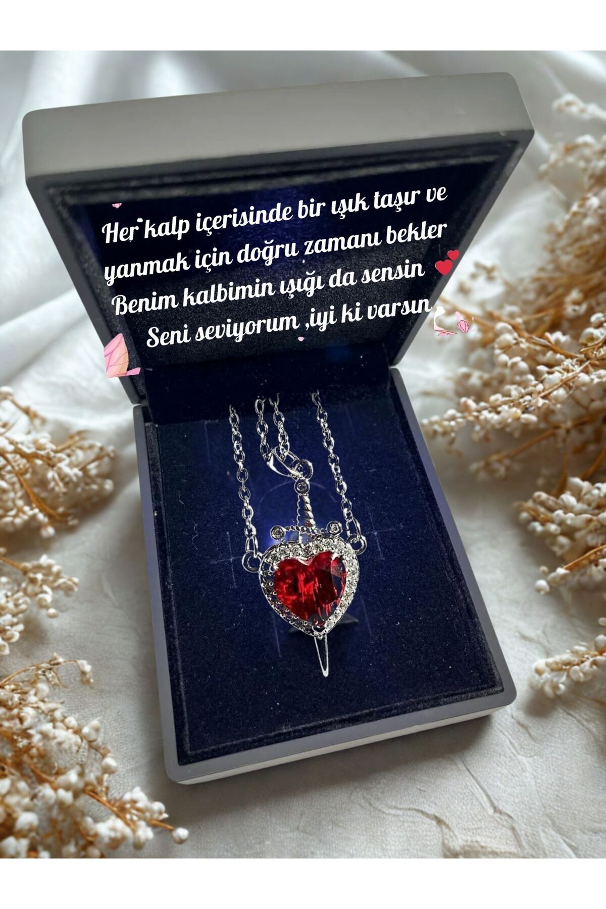 Perry Accesories özel ışıklı kutuda kararmaz çelik pamuk prenses ve avcı kalp kılıç kolye arkadaş çift aşk kolyesi