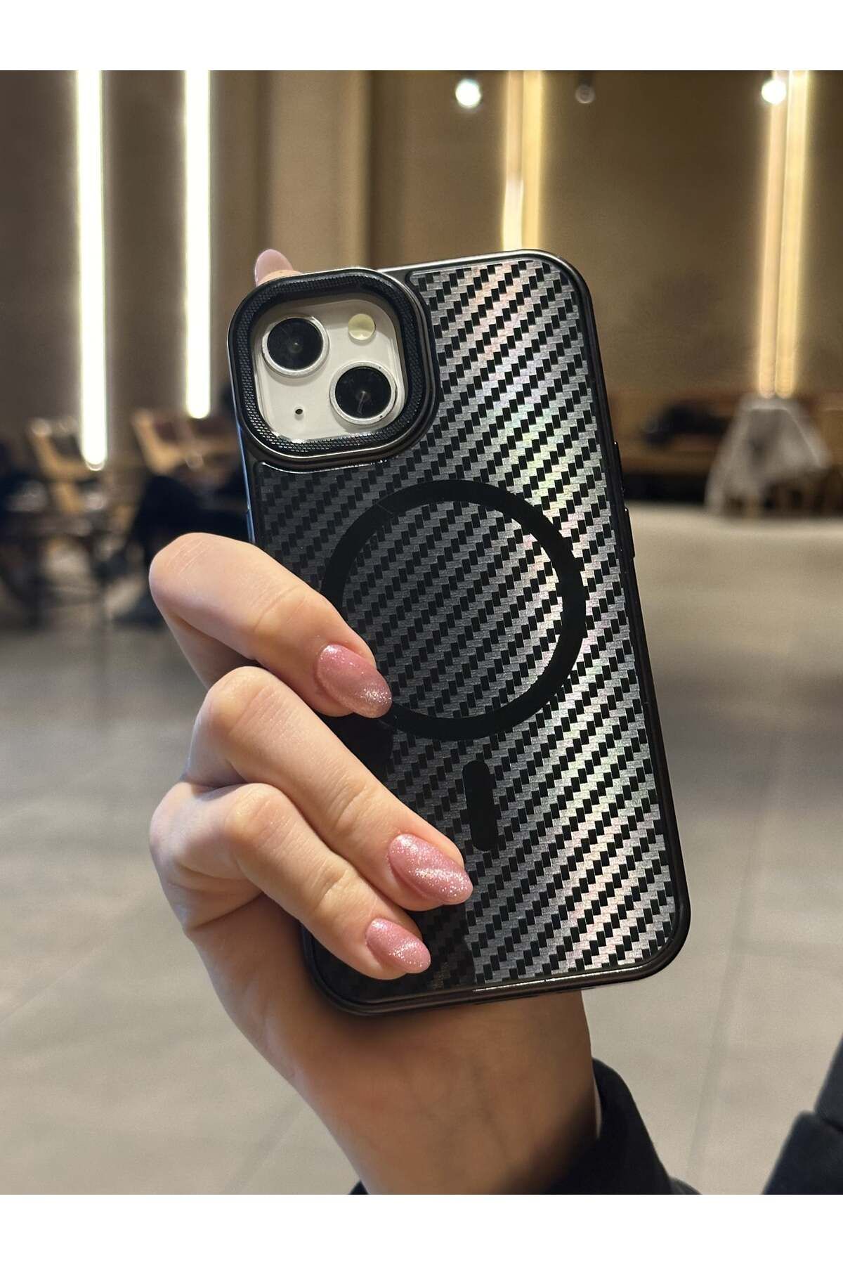 Paladyum Case iPhone 15 Uyumlu Titanyum Siyah Karbon Fiber MagSafe Özellikli Kılıf