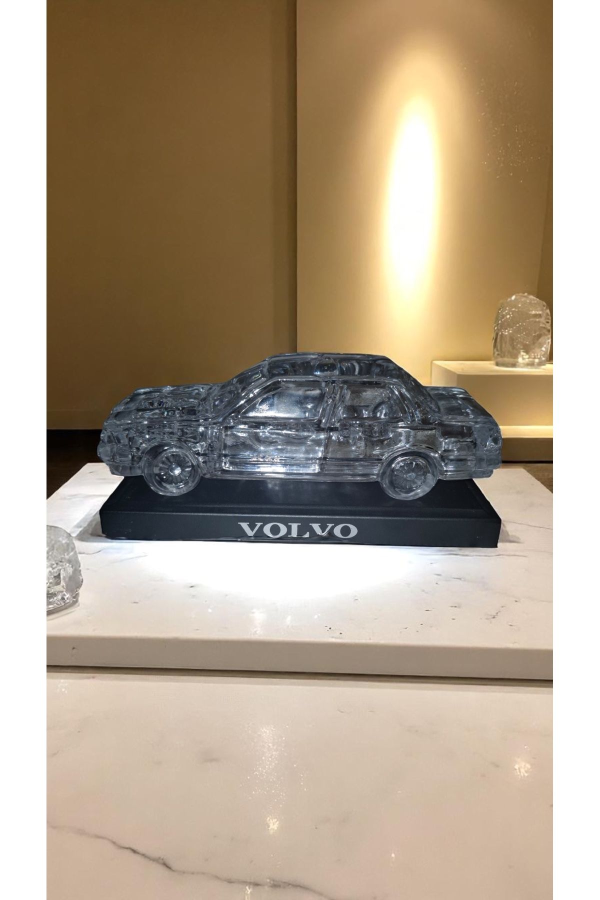 Land of Souvenir Standlı Kristal Volvo Araba Dekoratif Obje ve Biblo Süs