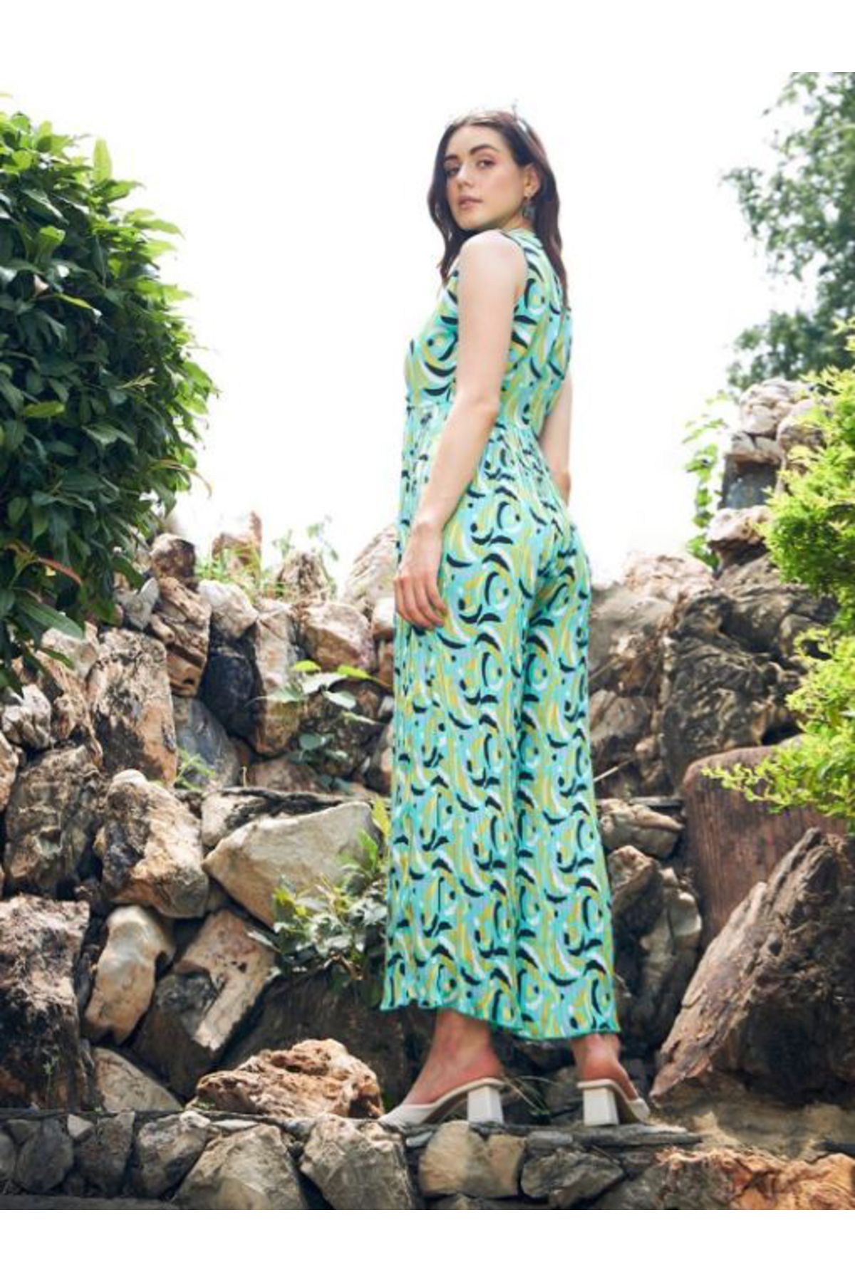 Kassually By Styli-Abstract Print Pleated Jumpsuit 4