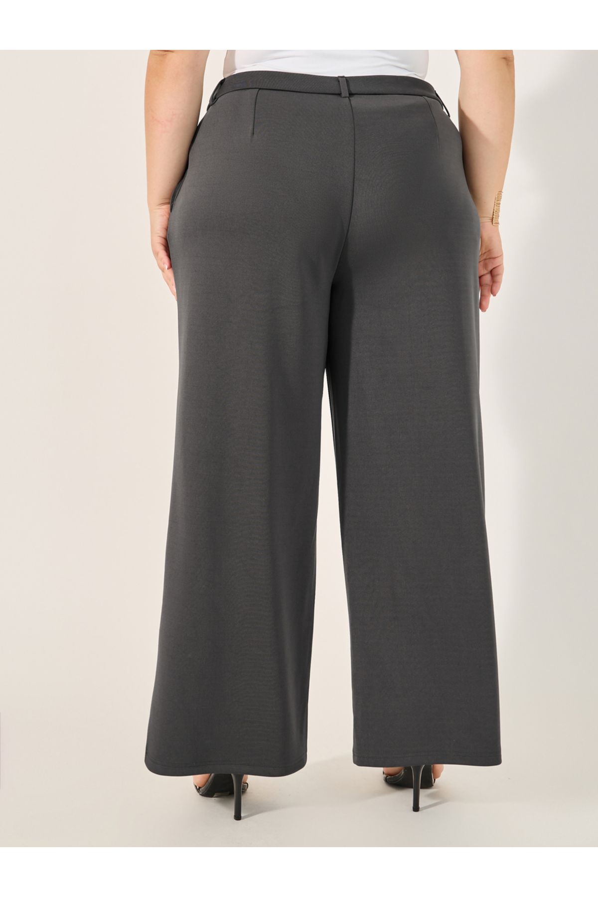 Styli-Solid Wide leg tailored trouser 4