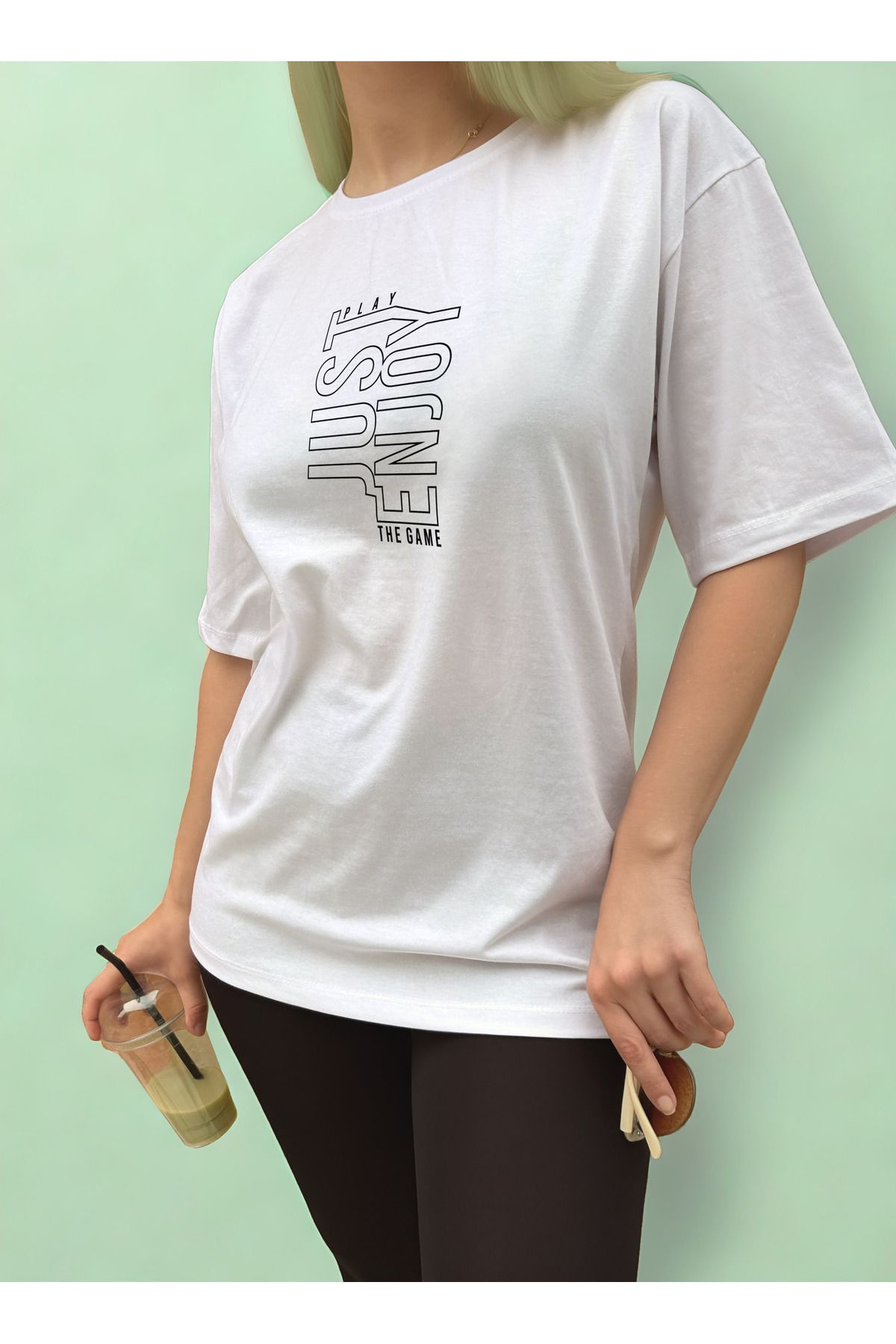 ClubSpaceAstro Kadın Oversize Just Enjoy Baskılı Tişört – Pozitif ve Rahat Stil