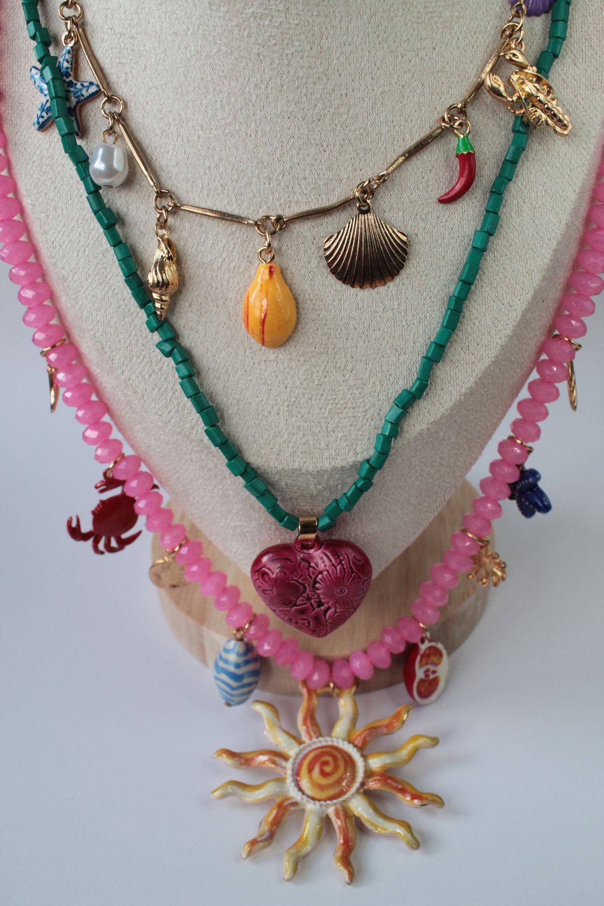 Luvix Design Renkli Charm 3’lü Kombin Kolye Seti – Güneş & Kalp & Deniz Temalı