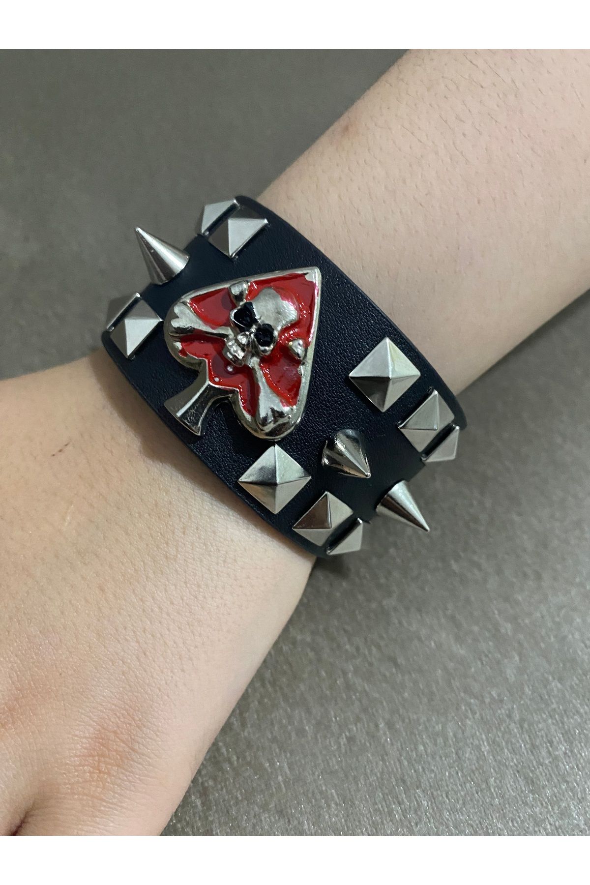 Aksabeltchokers 4.cm maça aksesuarlı punk bileklik