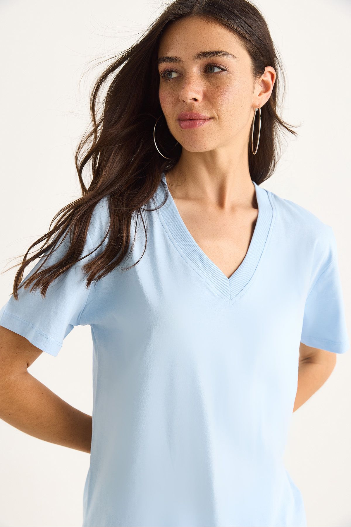 Bianco Lucci Kadın %100 Organik Pamuk Derin V Yakalı Comfort Fit T-Shirt 60602066