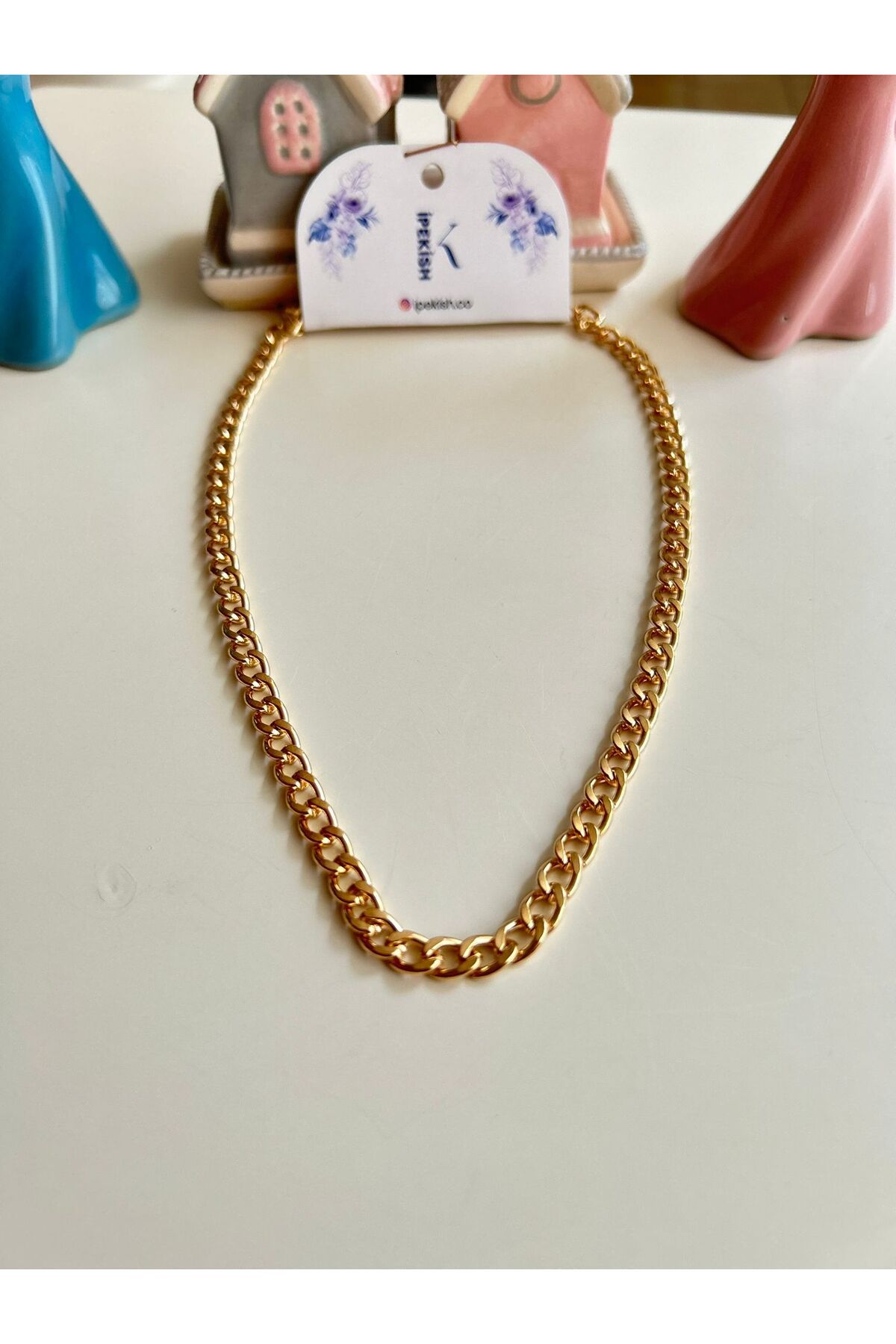 Cheecky Chic İpekish | Unisex Kalın Gold Zincir Kolye – Modern & Şık Tasarımı