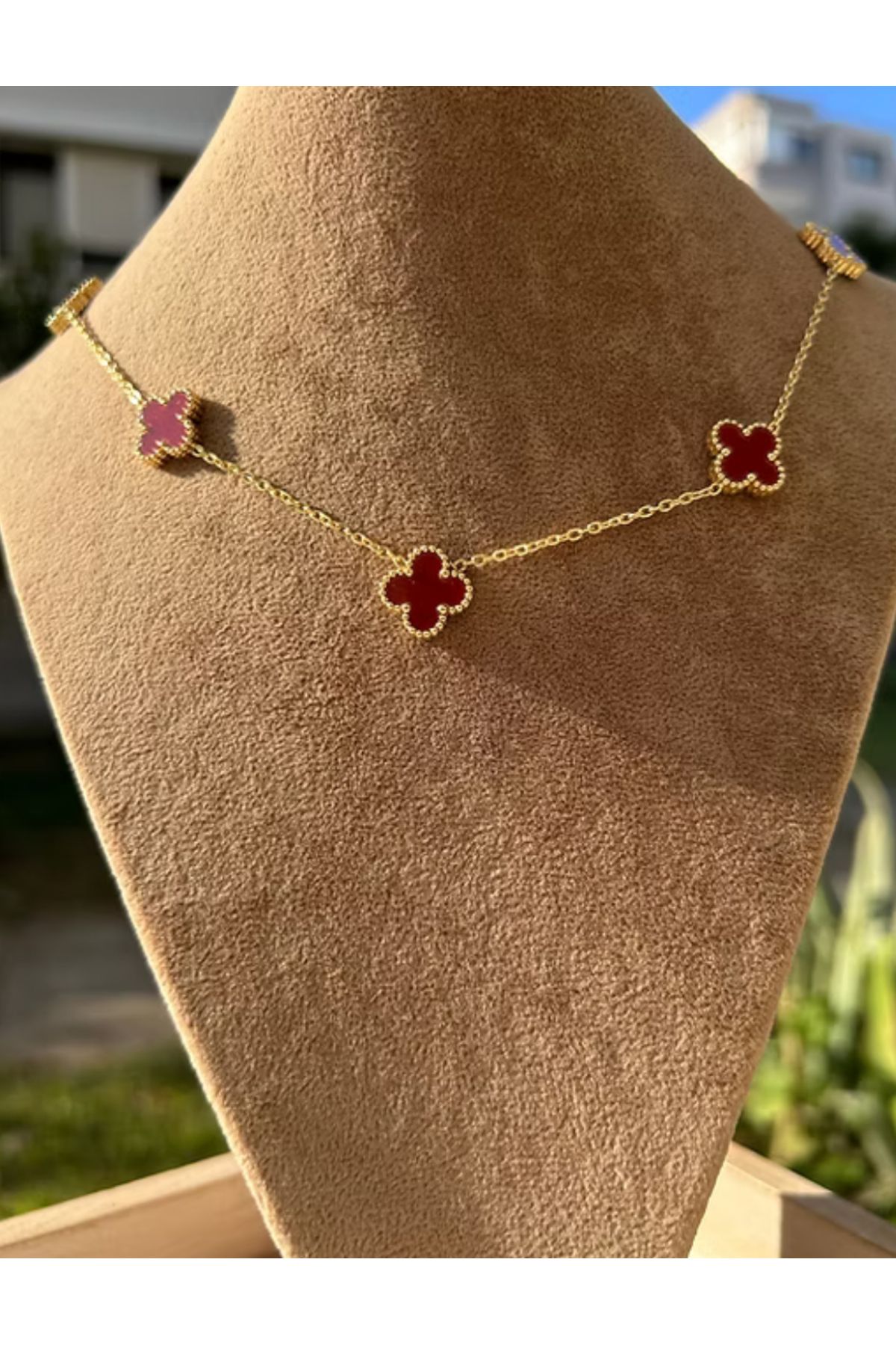 HND collection Kırmızı Yonca Detaylı Şık Kadın Kolye Zarif ve Trend Takı Modeli