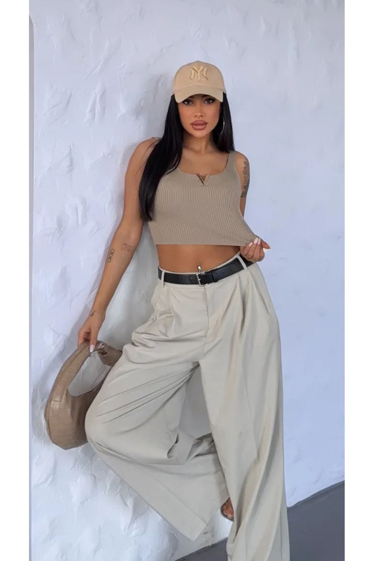 Noi Belis Askılı Aksesuar Detaylı Crop Boy İnce Yazlık Bluz SS25BZ0014