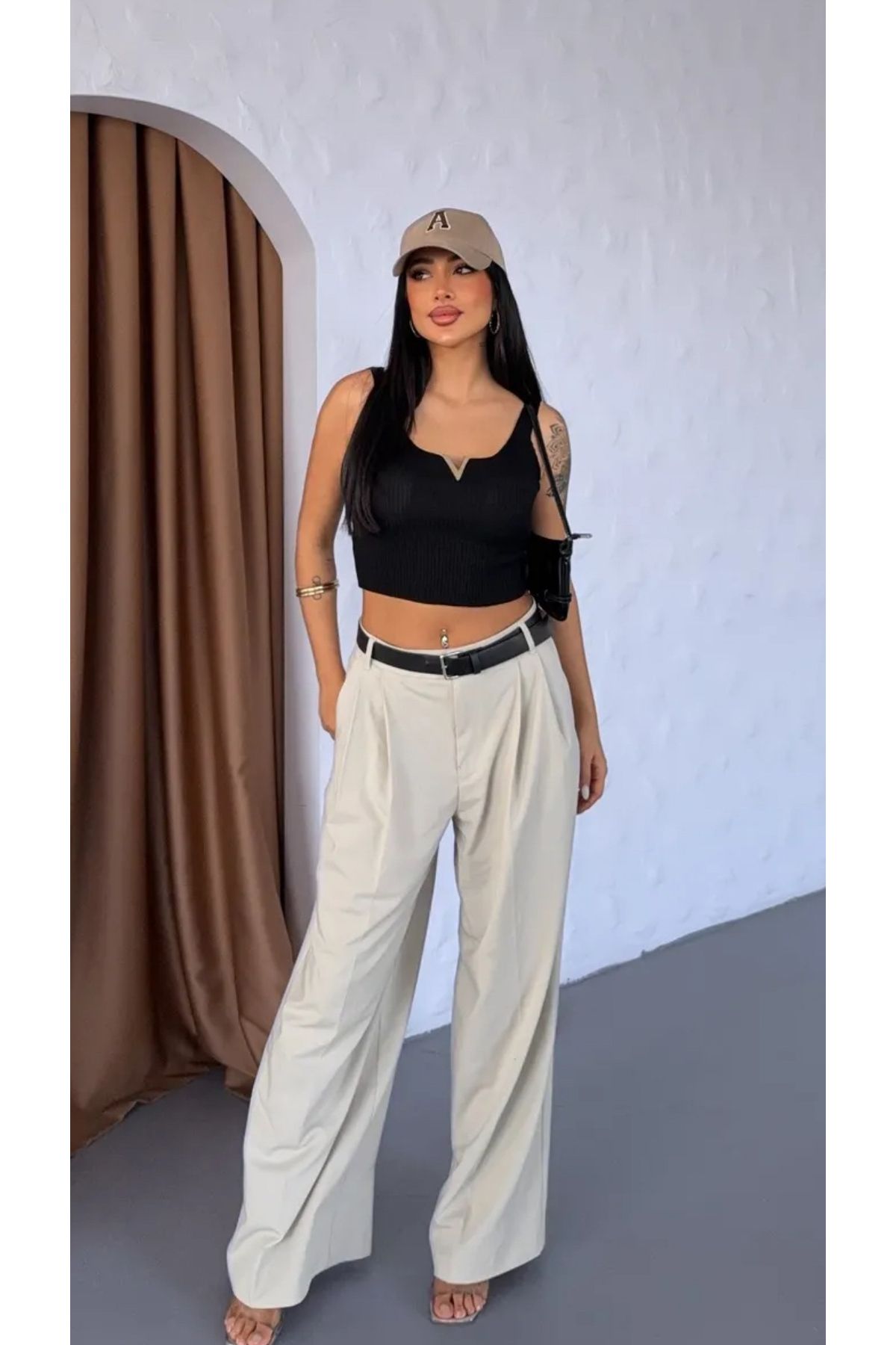 Noi Belis Askılı Aksesuar Detaylı Crop Boy İnce Yazlık Bluz SS25BZ0014