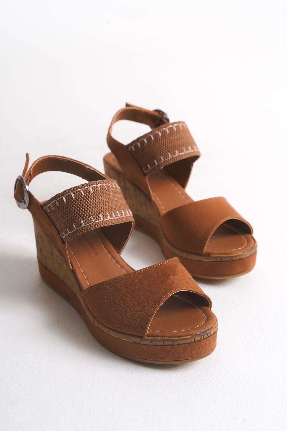Shoesers Kadın Özel Tasarım Lastikli Çift Bantlı Dolgu Topuklu Günlük Ayakkabı, Süet Sandalet