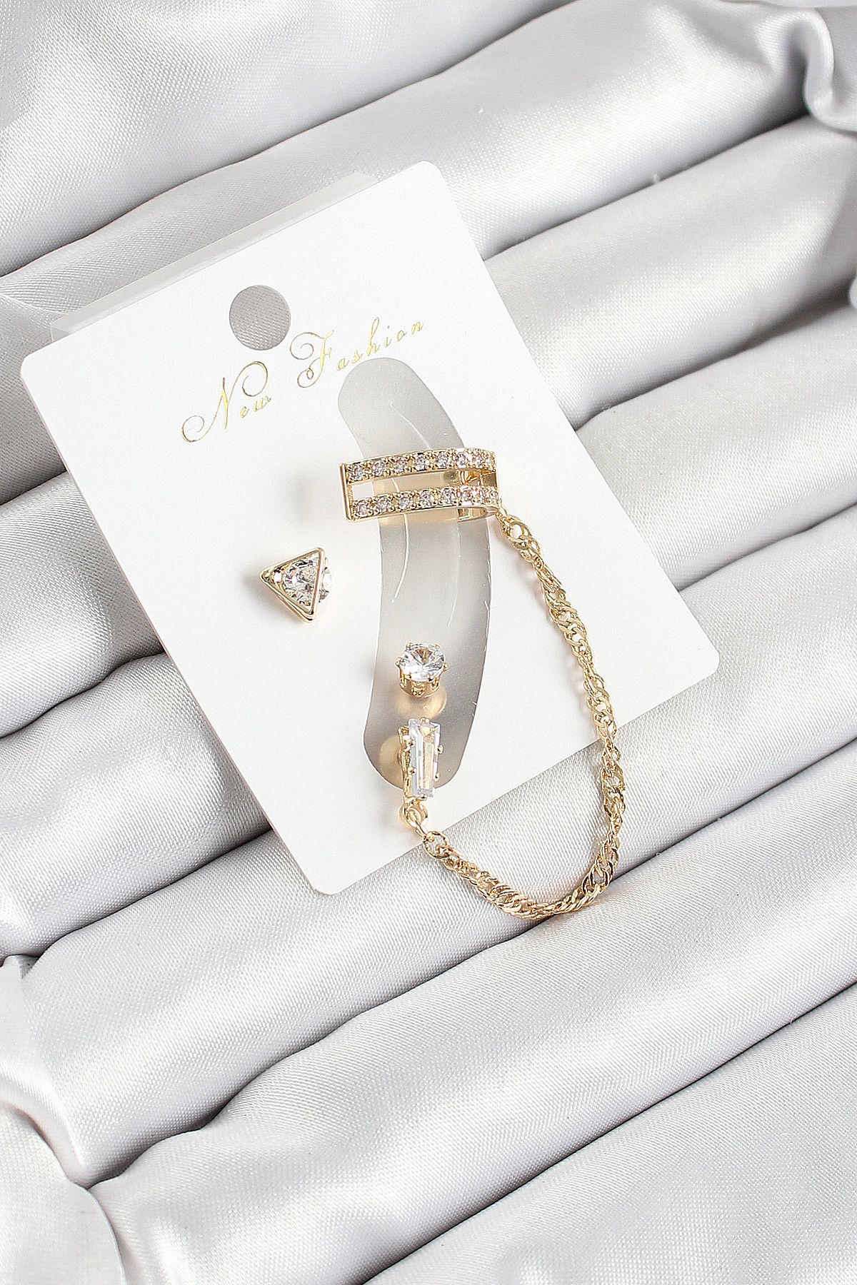 LovelymCo Pirinç Üçgen Figürlü Zirkon Taşlı Gold Renk 3'Lü Kıkırdak Kadın Küpe Set - Lisinya