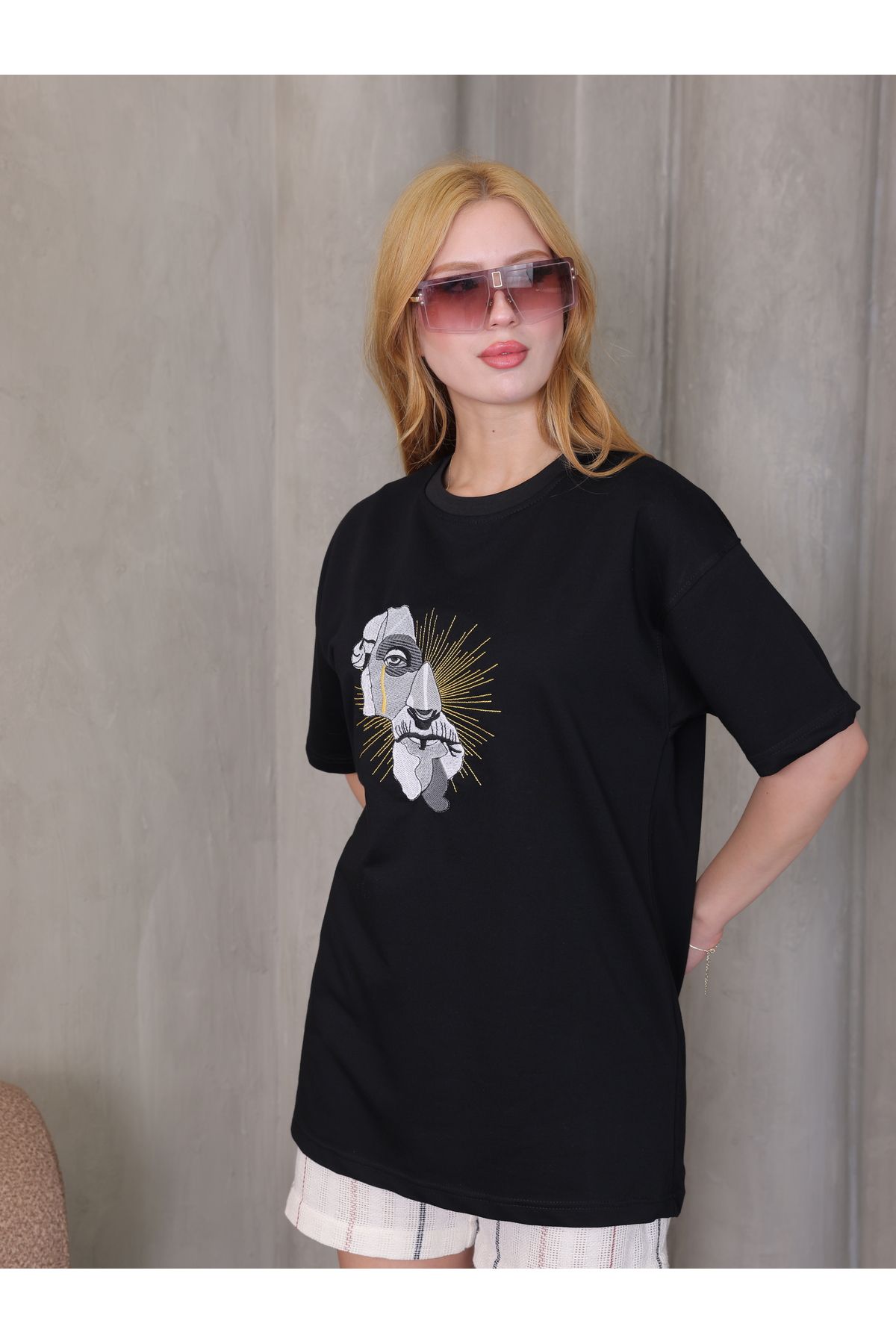 GRODYT GRODY.T Oversize salaş boyfriend kadın T-shirt bisiklet yaka, iki iplik örme nakışlı tişört.