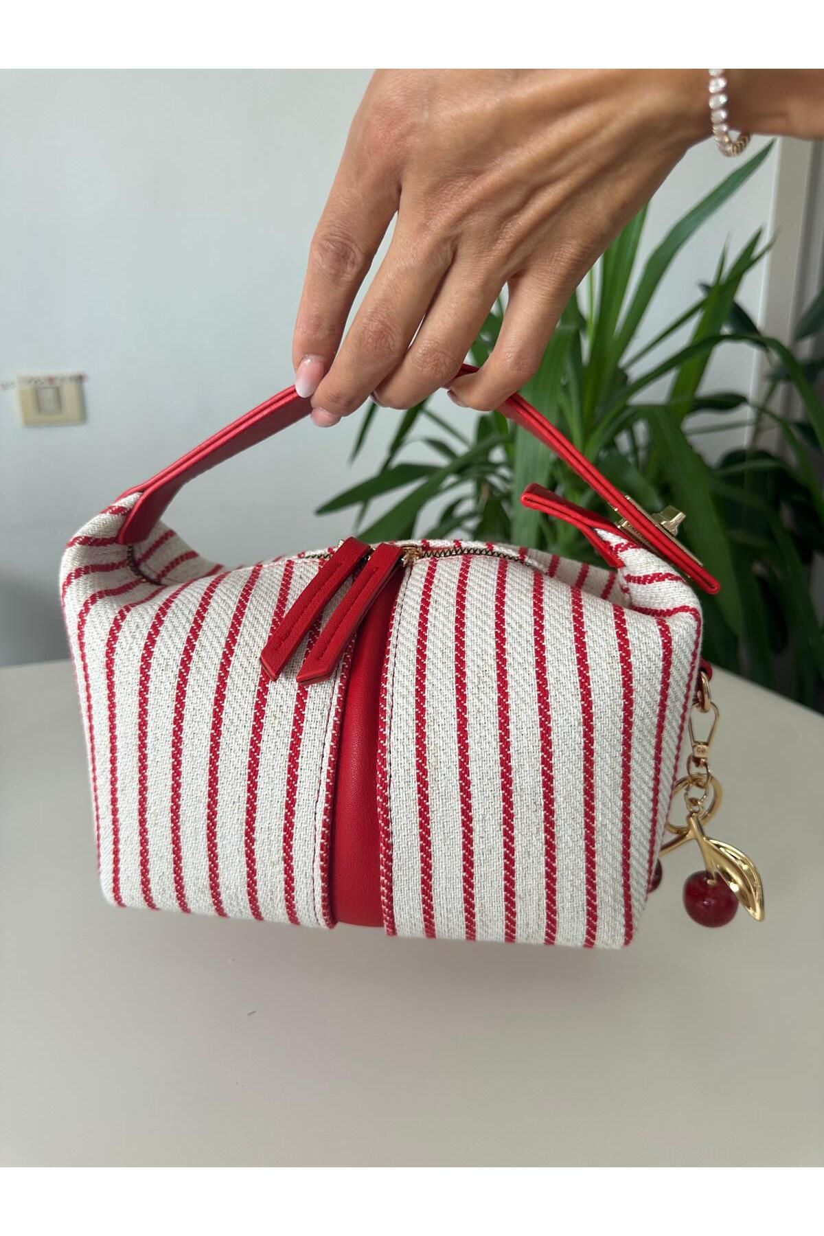yako Kadın El Ve Omuz Çantası , Çizgili Keten Kilit Detaylı Çanta(CHARM DAHİL DEĞİLDİR)