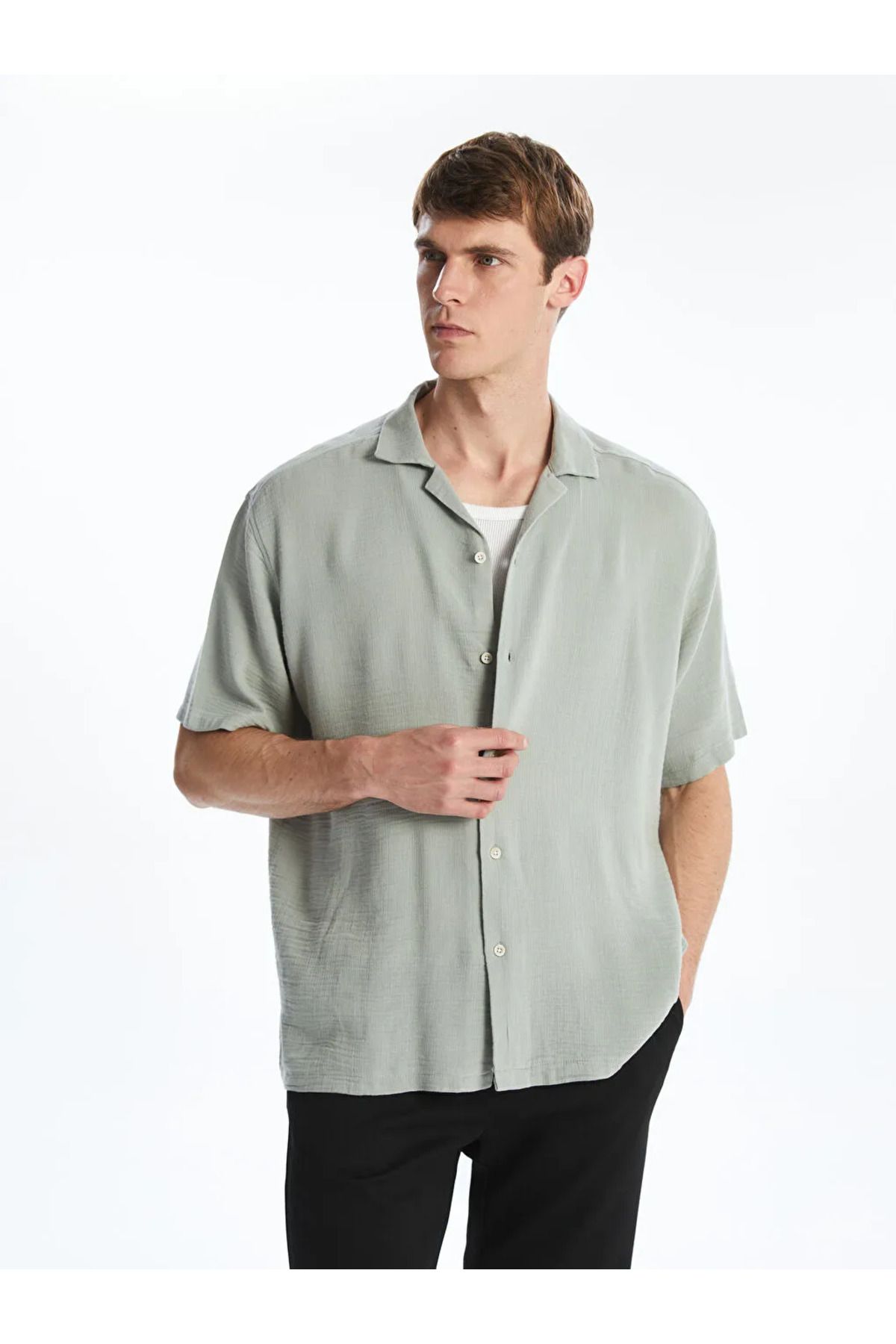 LC Waikiki LCW Vision Yeşil Regular Fit Kısa Kollu Müslin Erkek Gömlek