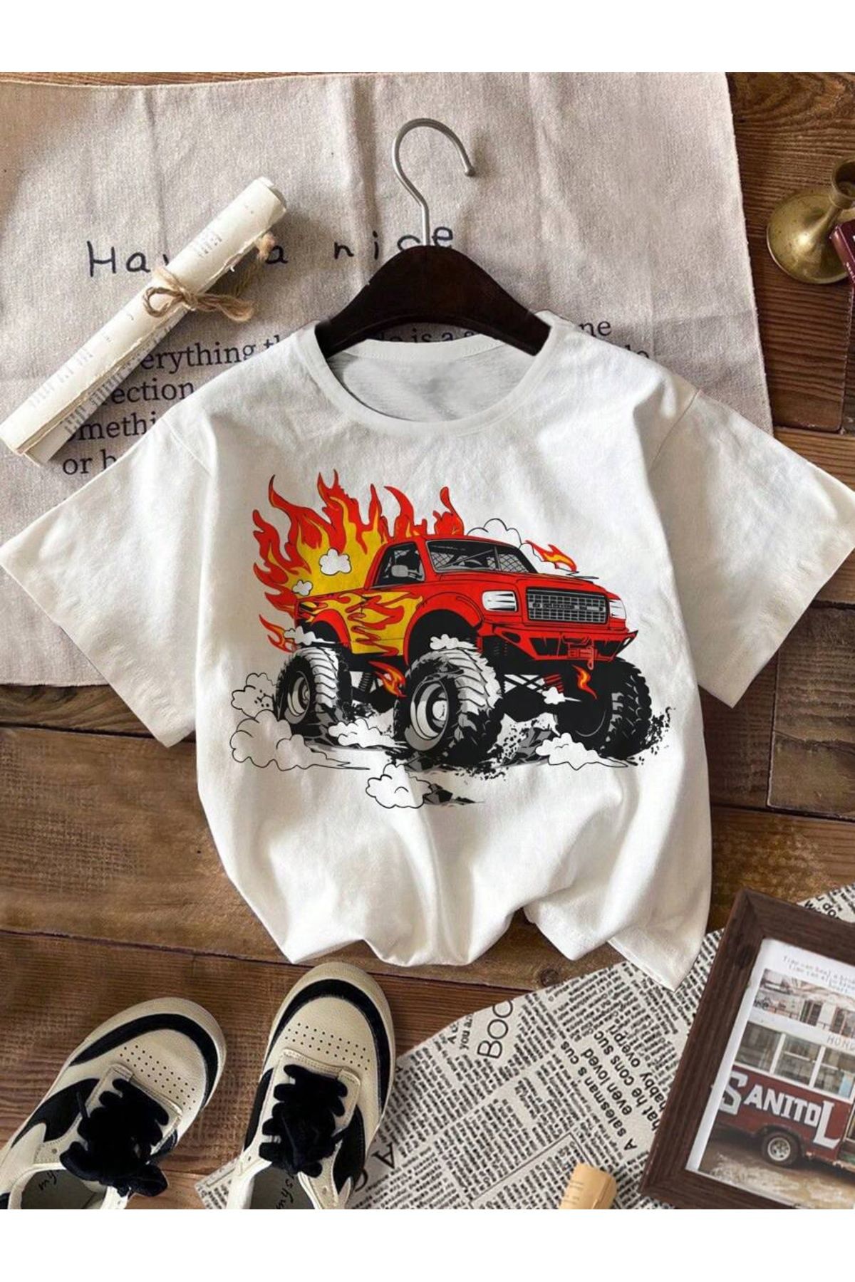 ELNOYA Unisex Pamuklu Beyaz Oversize "Canavar Kamyon" Baskılı Rahat Günlük T-shirt
