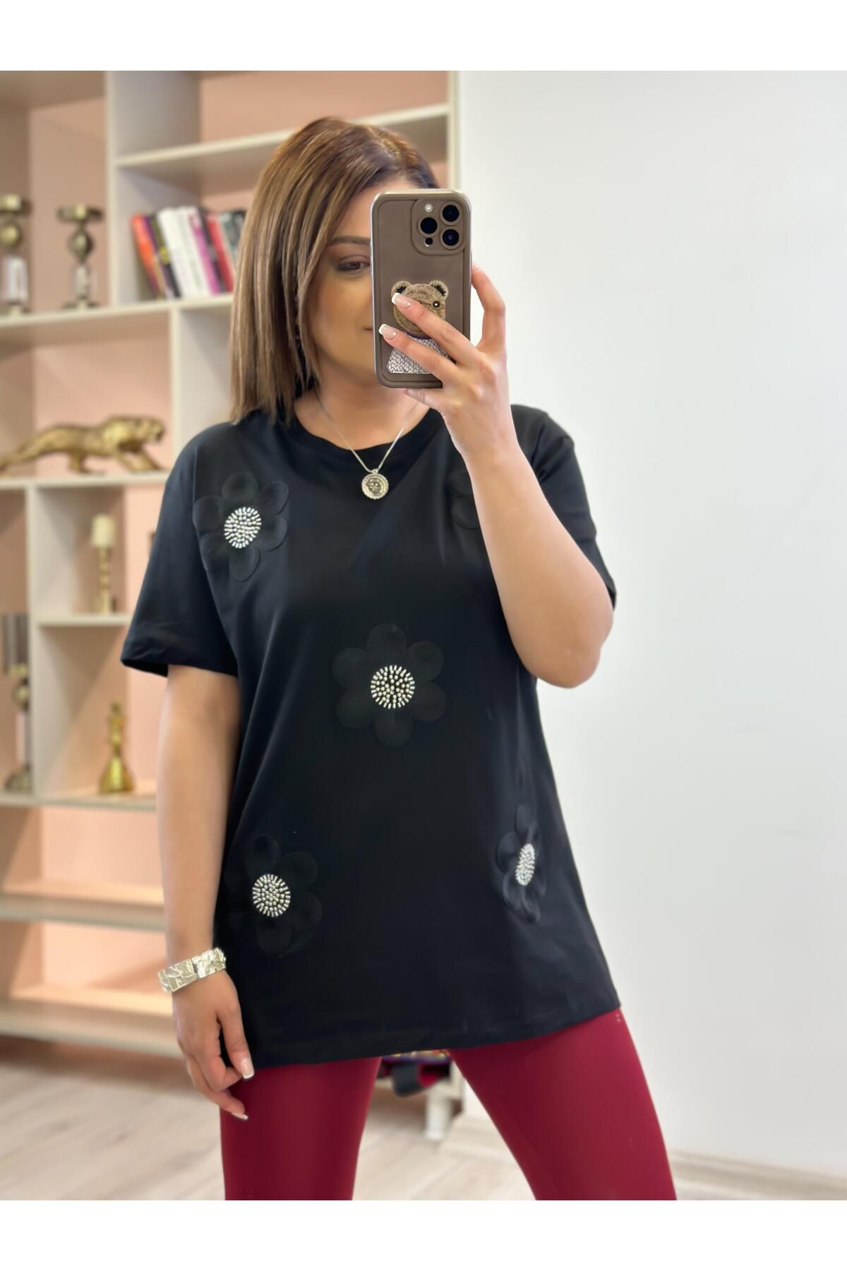 MELTEM TUĞAN Çiçek Detaylı Taşlı Tshirt SİYAH
