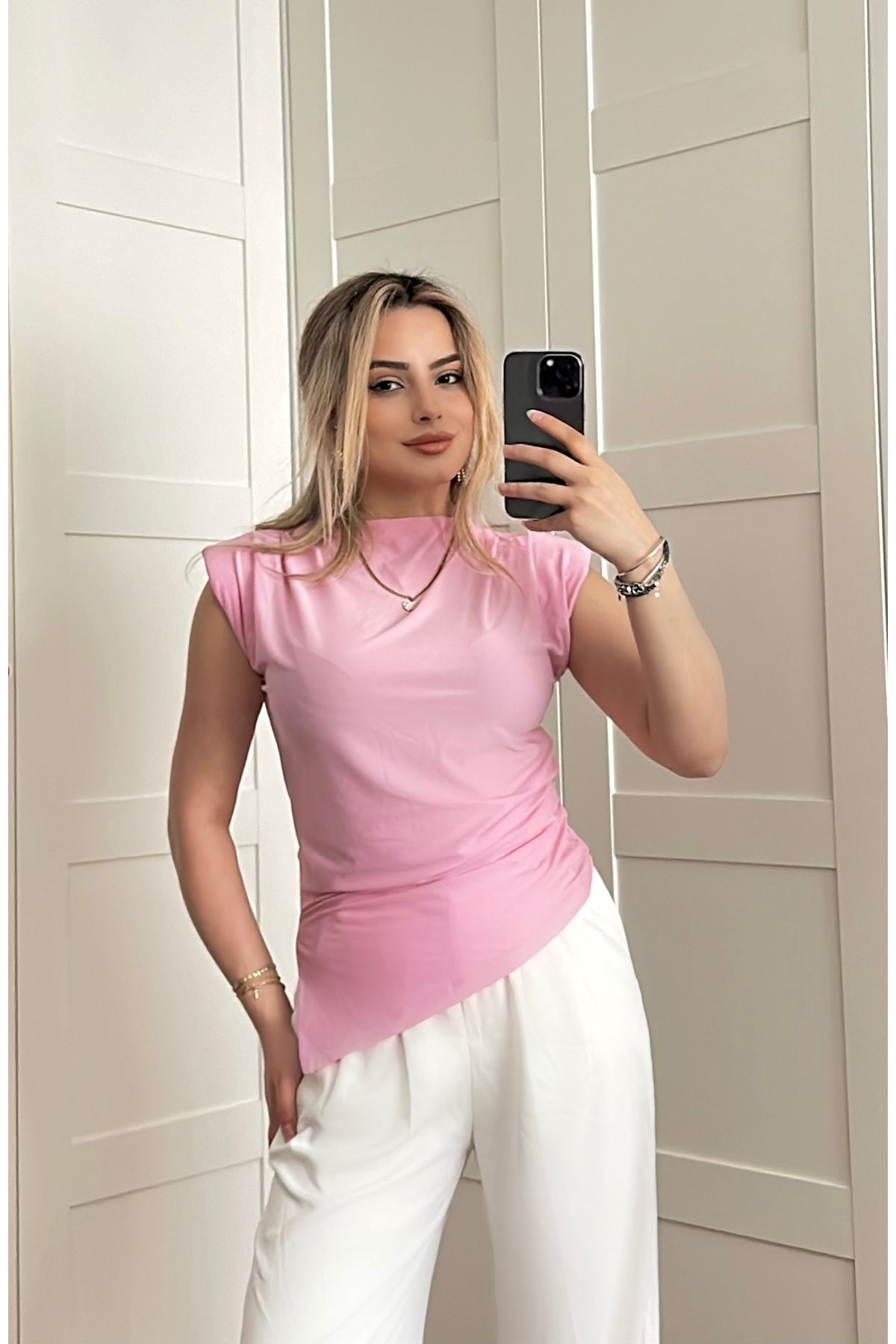 Wishstyling Vatkalı Çapraz Yırtmac Detay Asimetrik Pembe Bluz