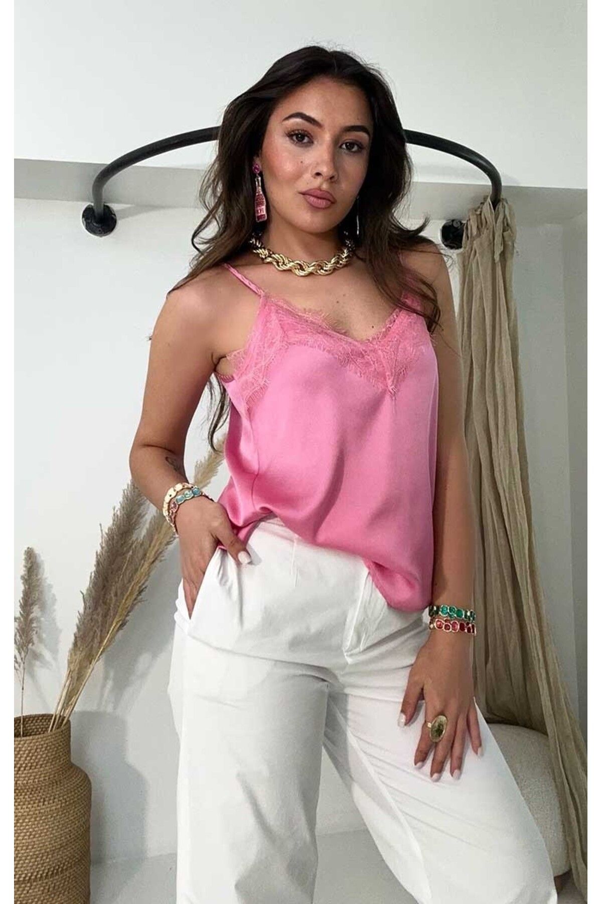 Sohotique By P Dantel Yaka Saten Askılı Bluz Fuşya