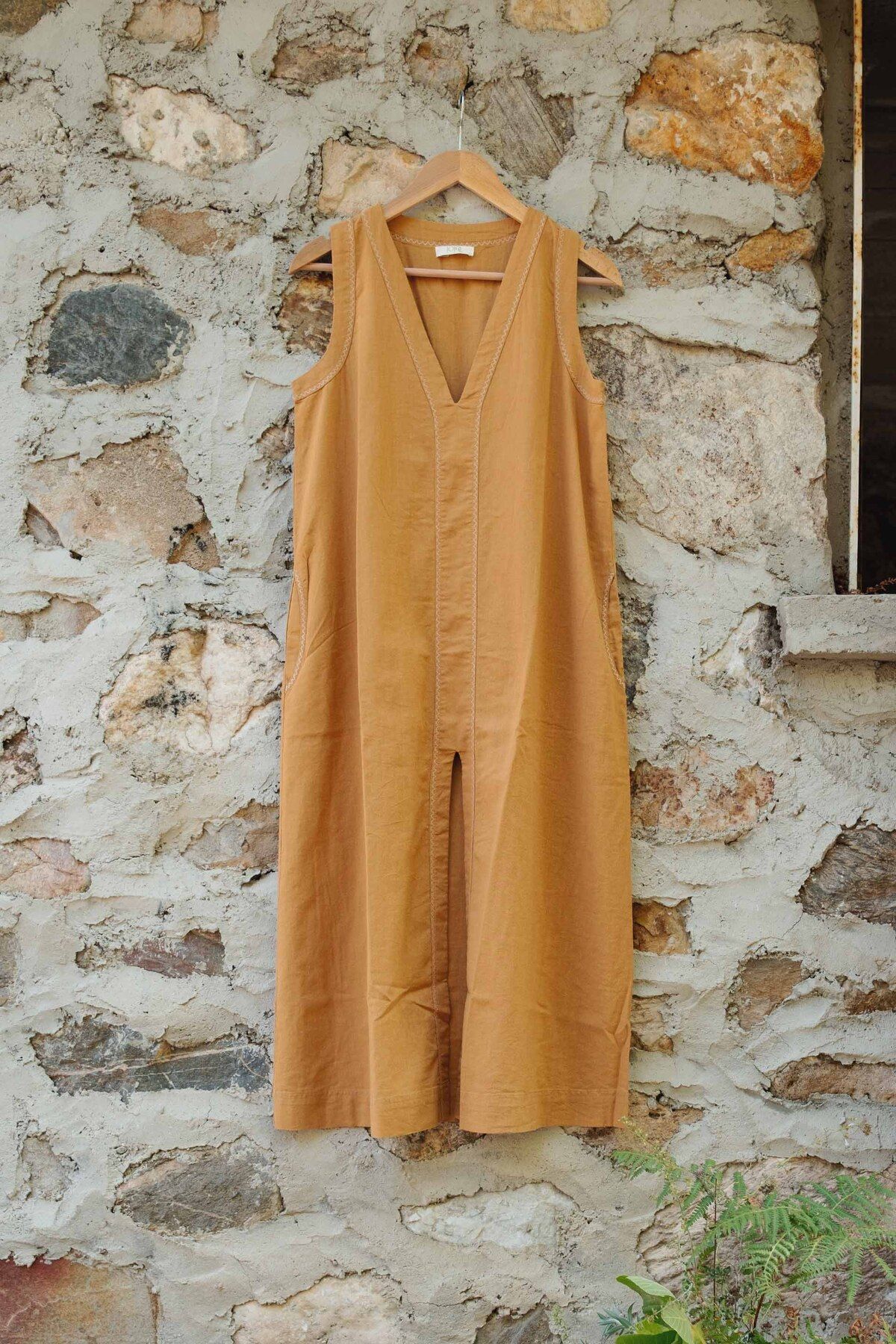 JOJOMIA Nina Keten ve TENCEL™ Uzun Elbise Hardal