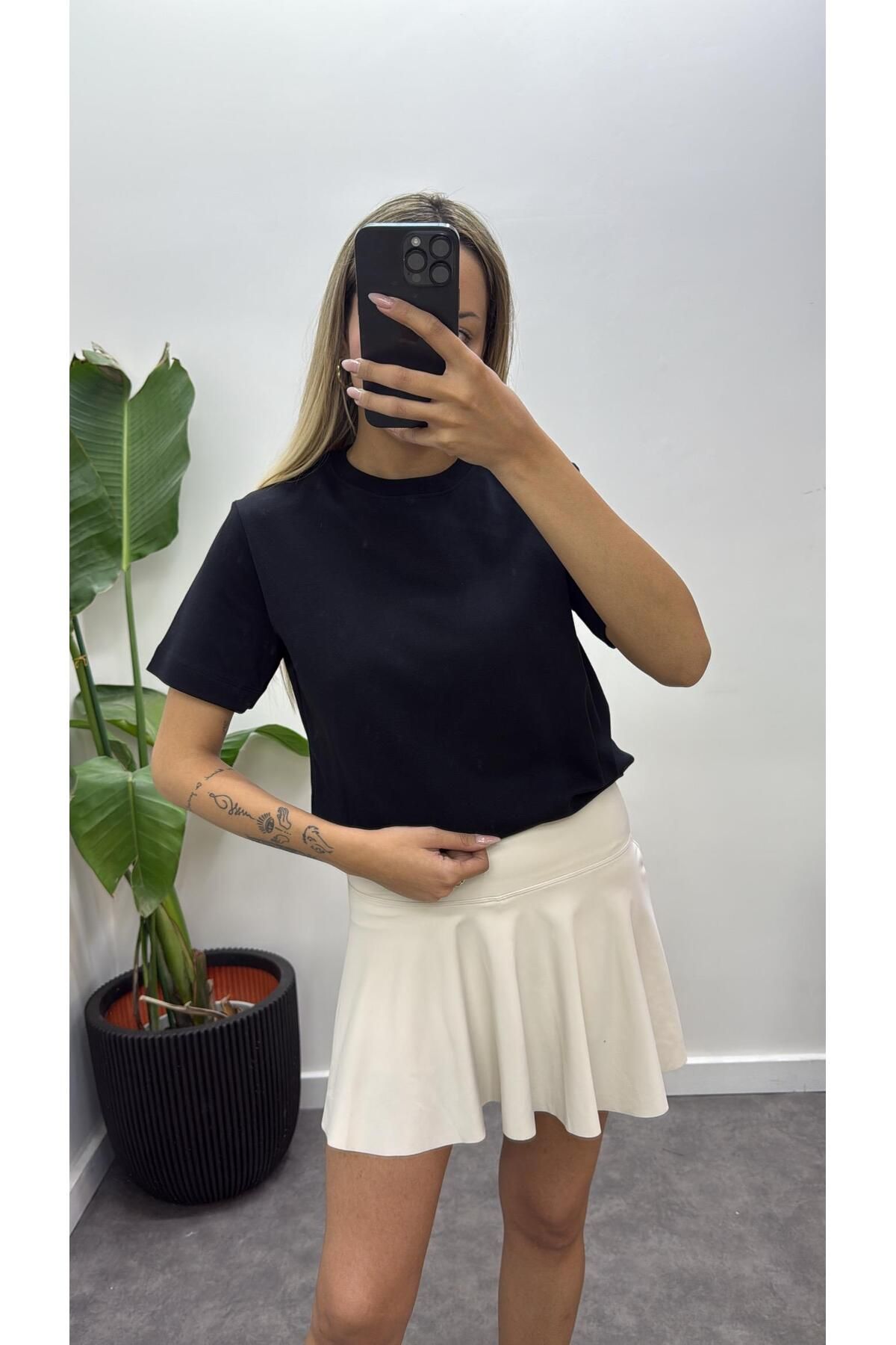Acar Boutique Marka Model Basic T-Shirt