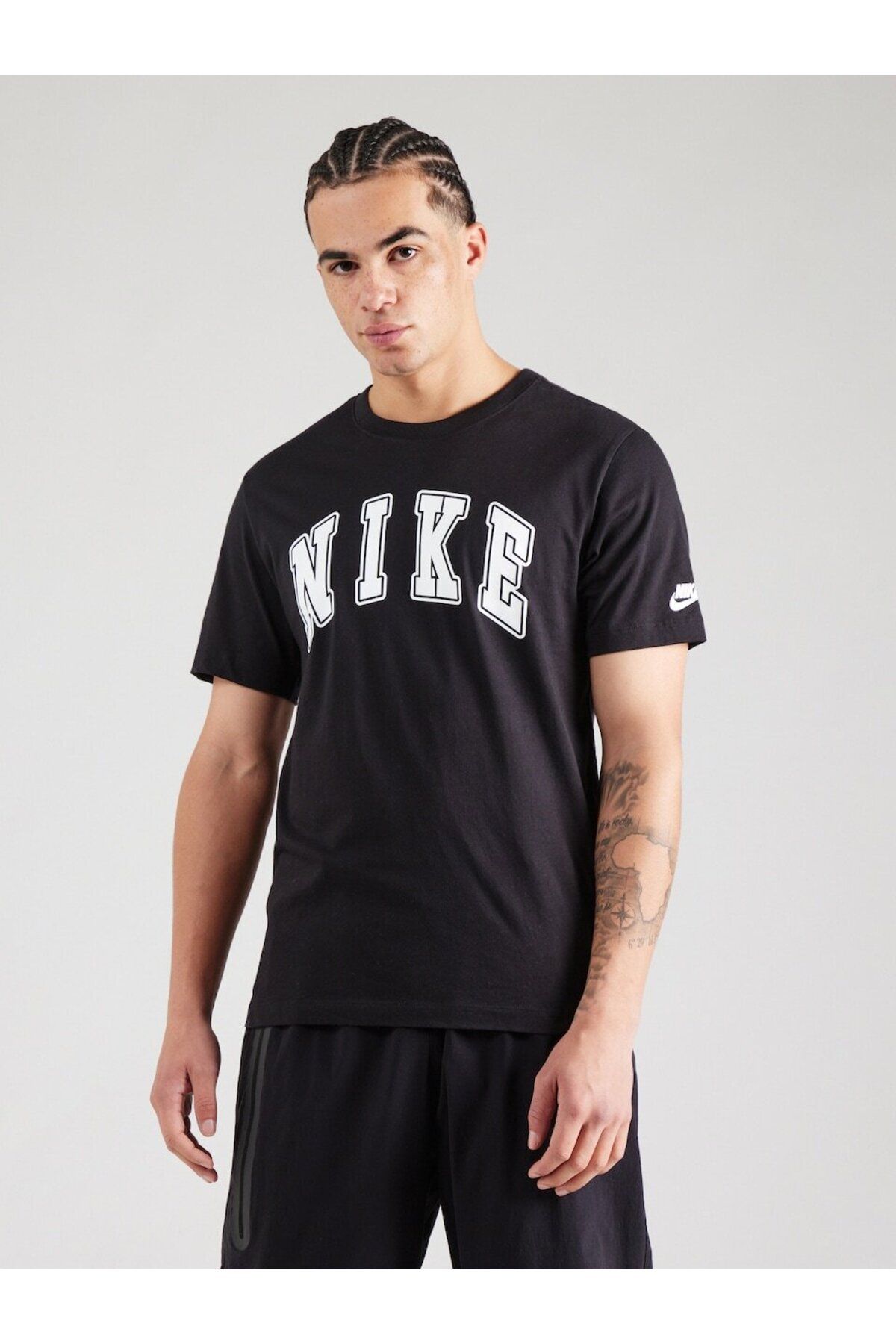 Nike Sportswear Club Seasonal Short-Sleeve Siyah Erkek T-shirt