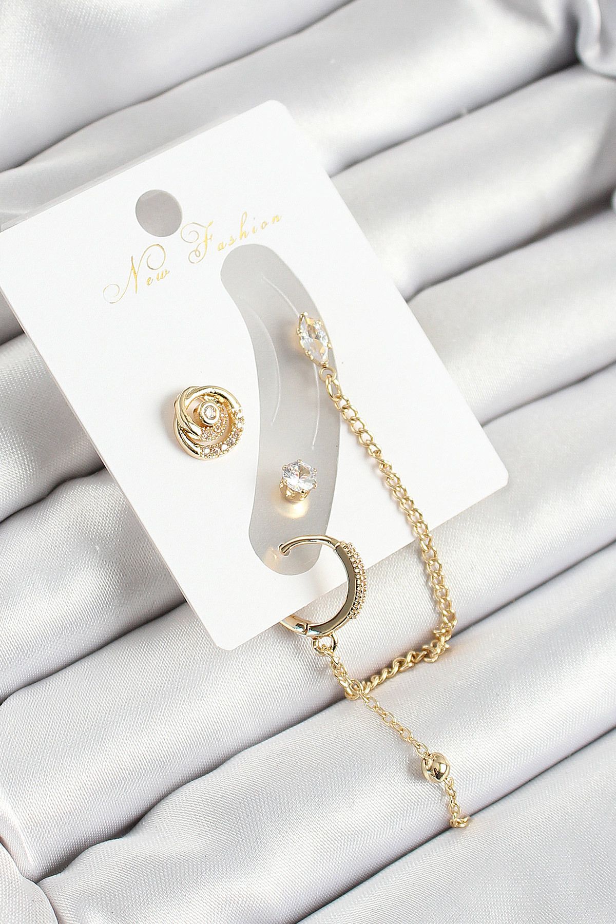 ShopZum Pirinç Halka Figürlü Zirkon Taşlı Gold Renk 3'lü Kıkırdak Kadın Küpe Set