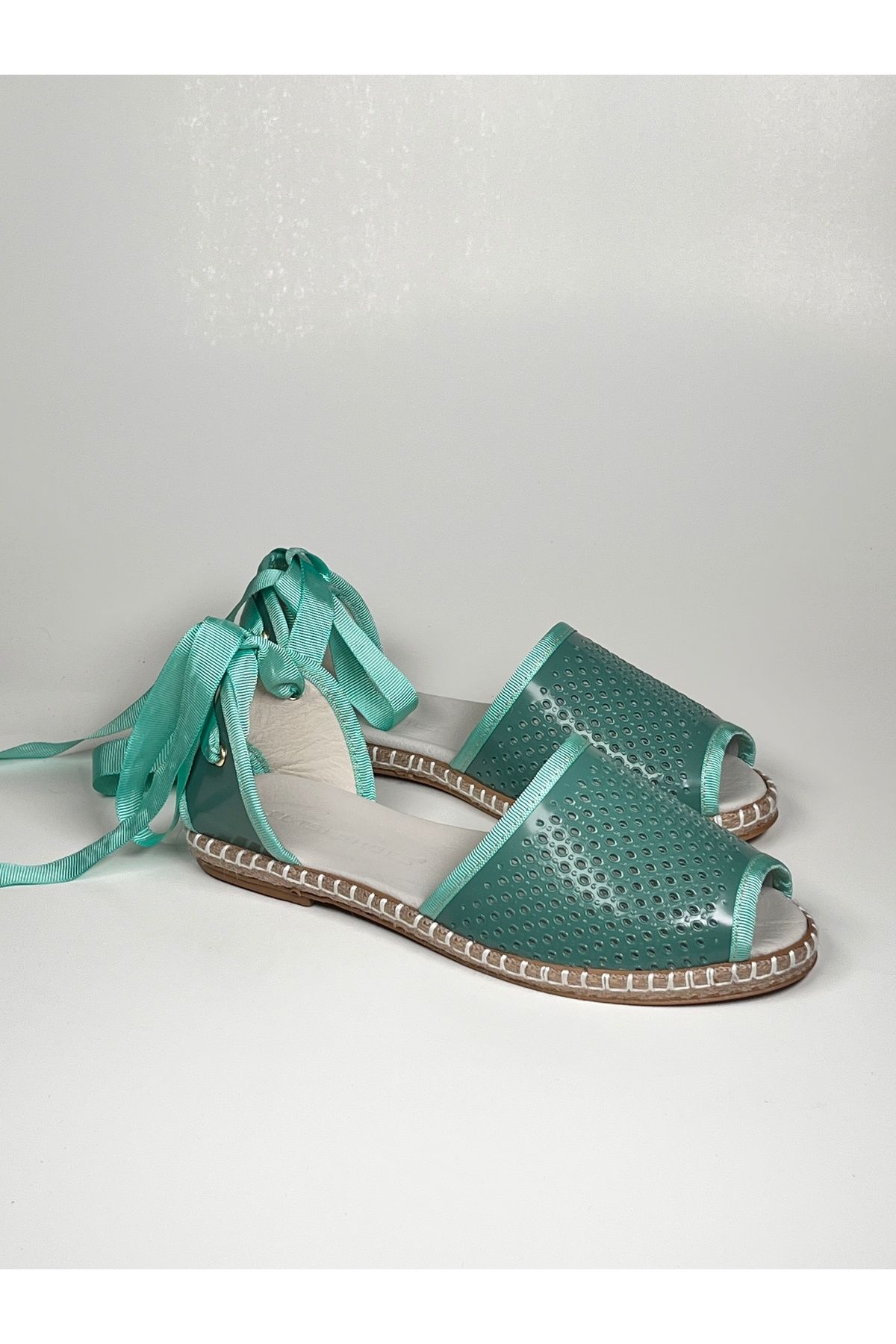 futsi shoes Kuş Gözü Zımbalı Bilekten Bağlamalı Yeşil Hakiki Deri Babet Espadril