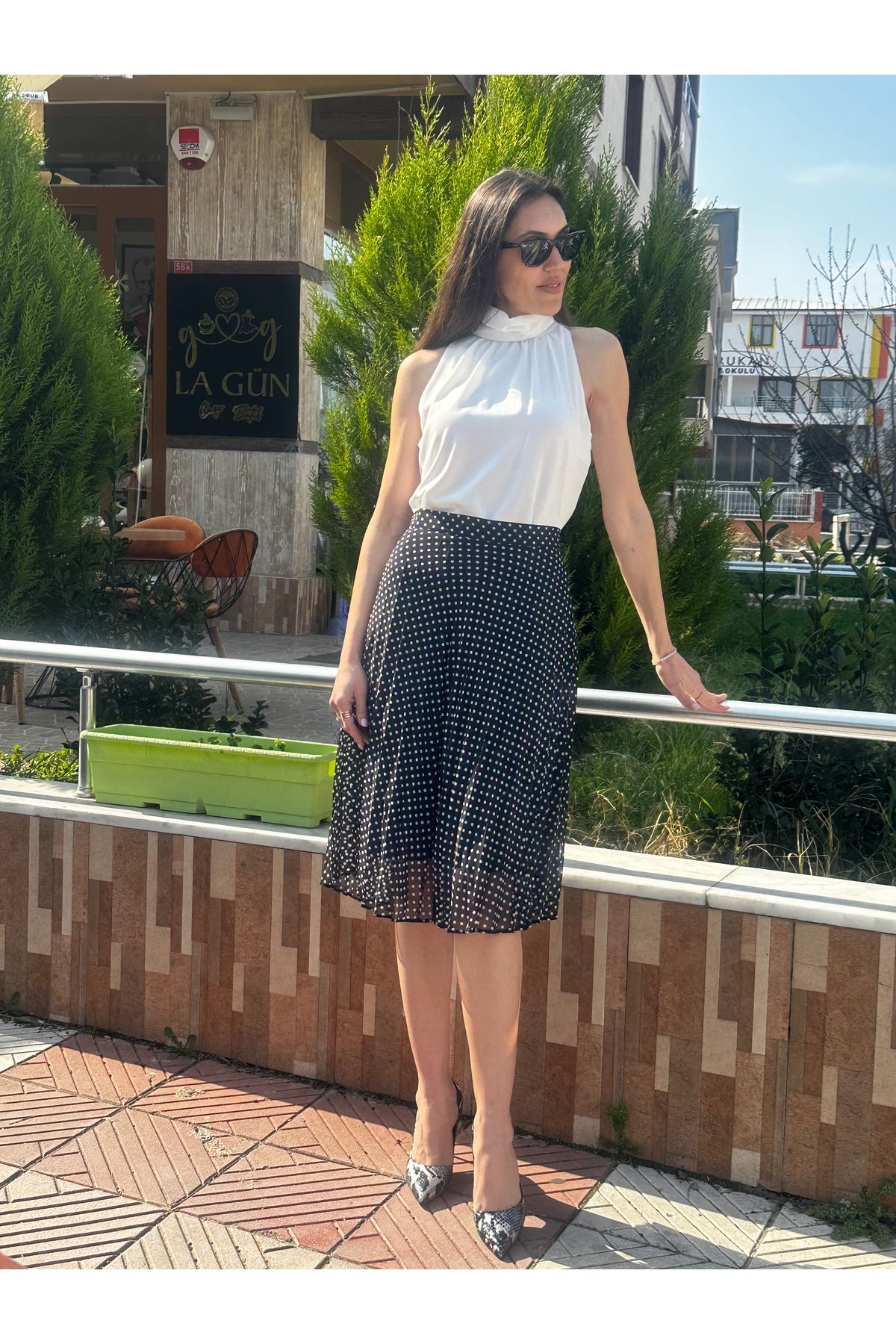 LAGÜN MODA Drape Boğazlı Kolsuz Beyaz Bluz