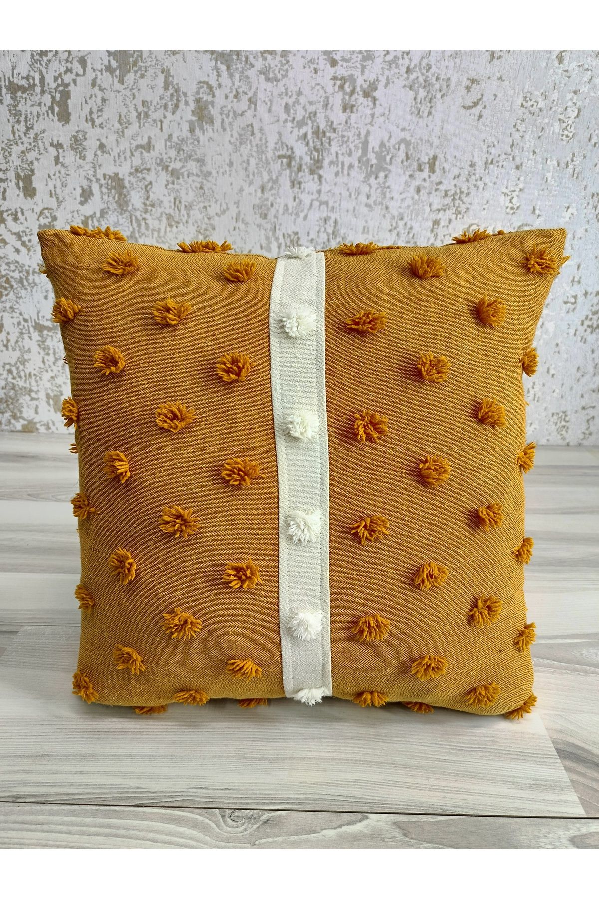 Goshıkı İki Renkli Tufting Kumaş Kırlent Kılıfı 42X42 cm