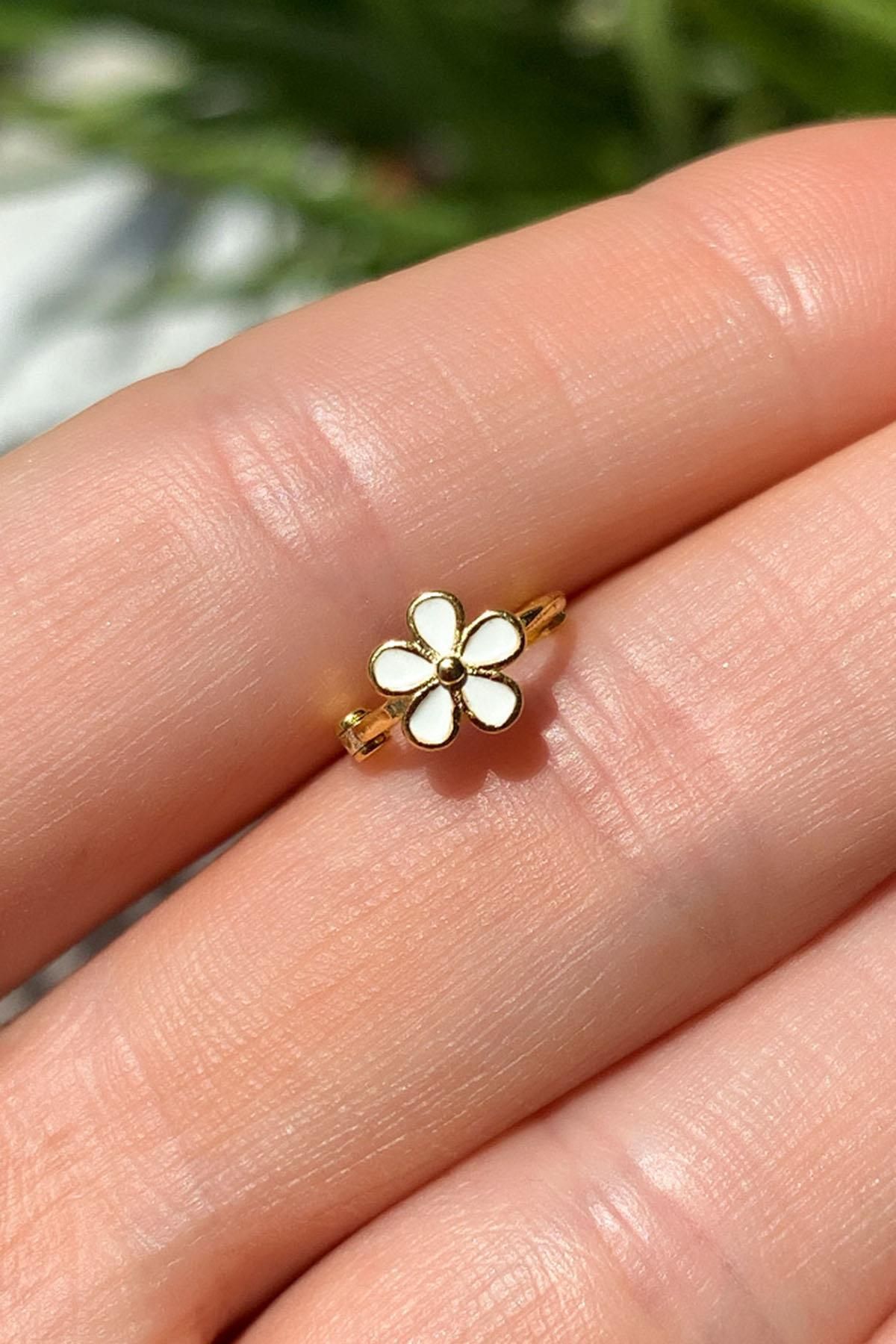 Spossy Silver Jewelry Mineli Papatya Halka Piercing Küpe