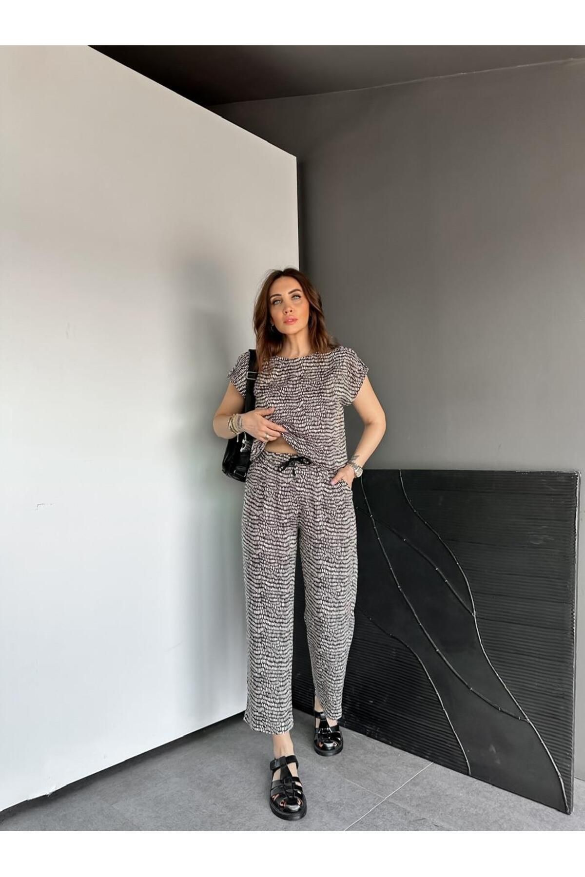 Zerrincan Giyim Krem Geometrik Desenli Cotton Takım
