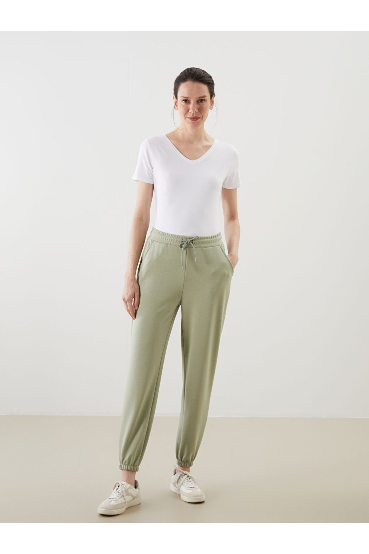 LC Waikiki LCWAIKIKI Classic Yeşil Beli Lastikli Kadın Jogger Eşofman Altı S5BN70Z8NVY25