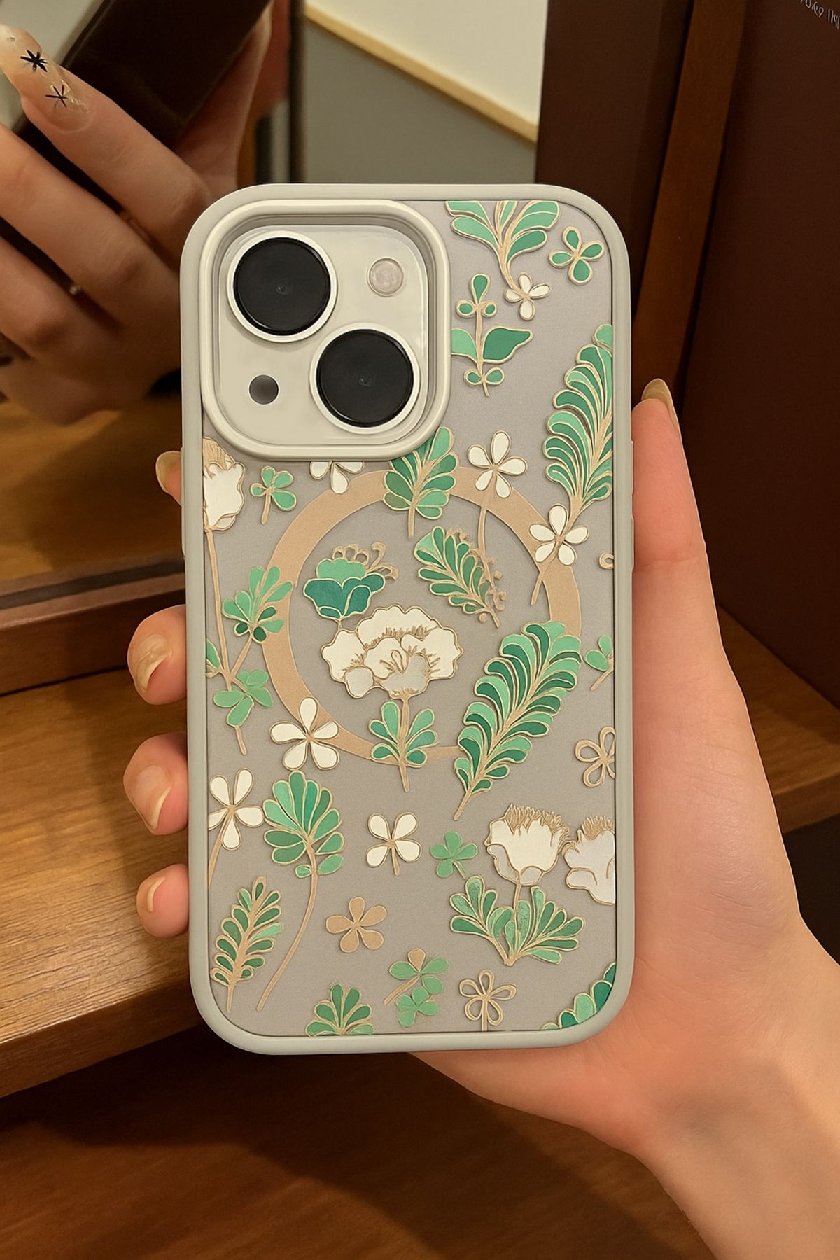 EDELFU Premium iPhone 13 ve 14 Çiçek Desenli Silikon Kılıf Yeşil Bitki Motifli, Darbeye Dayanıklı, Yumuşak Kenarlı