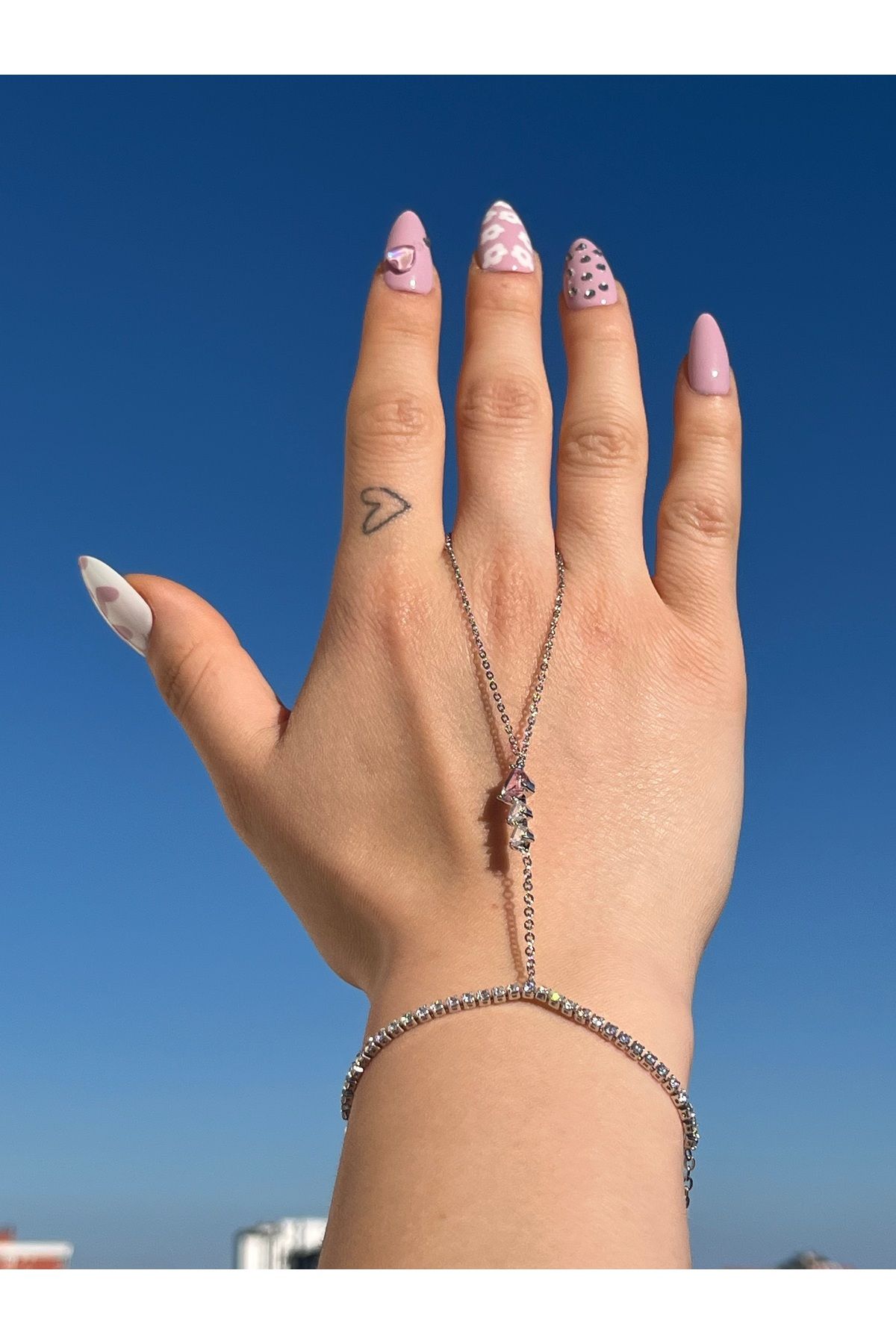 B&E SHİNE JEWERLY Kararmaz Çelik Pembe Zirkon Taş Detay Şahmeran