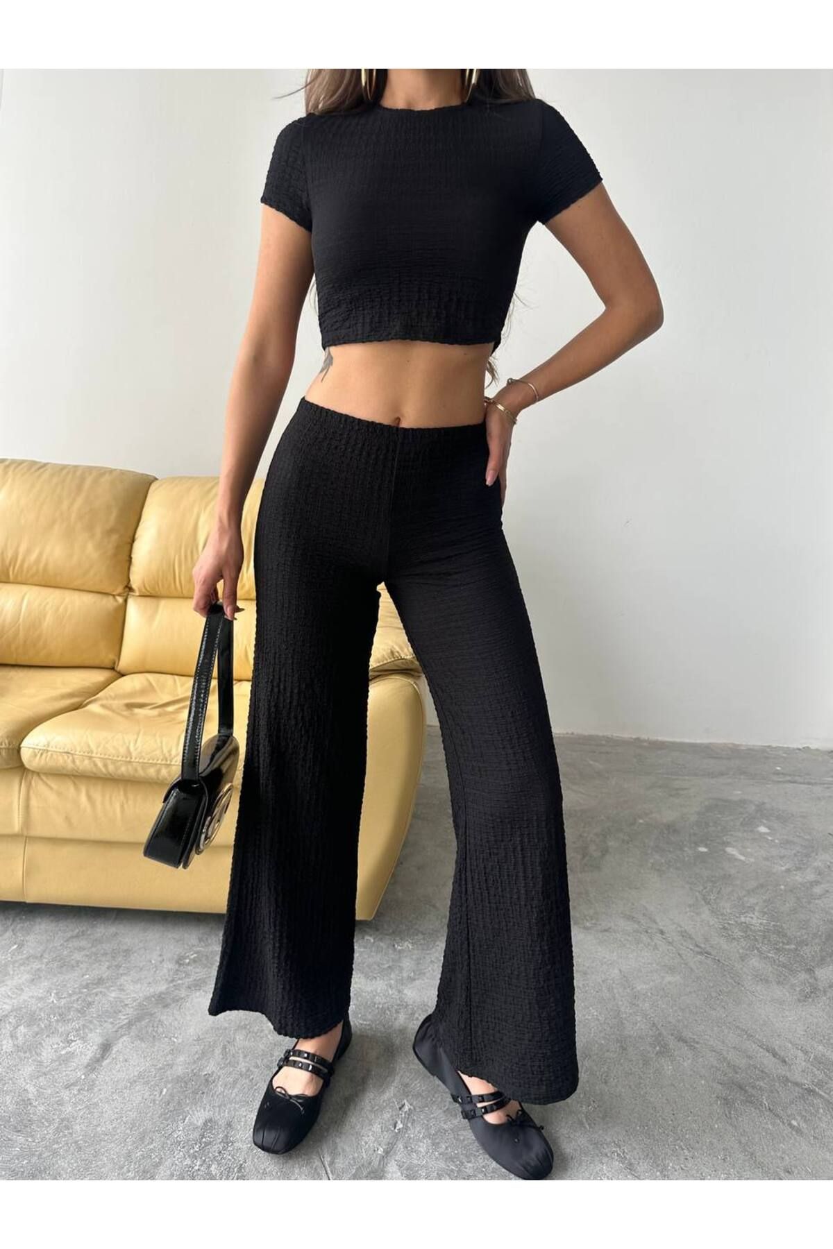 BE CHİC KADIN YÜKSEK BEL ESNEK BOL PAÇA PANTOLON VE BİSİKLET YAKA CROP 2'Lİ TAKIM TKM1000