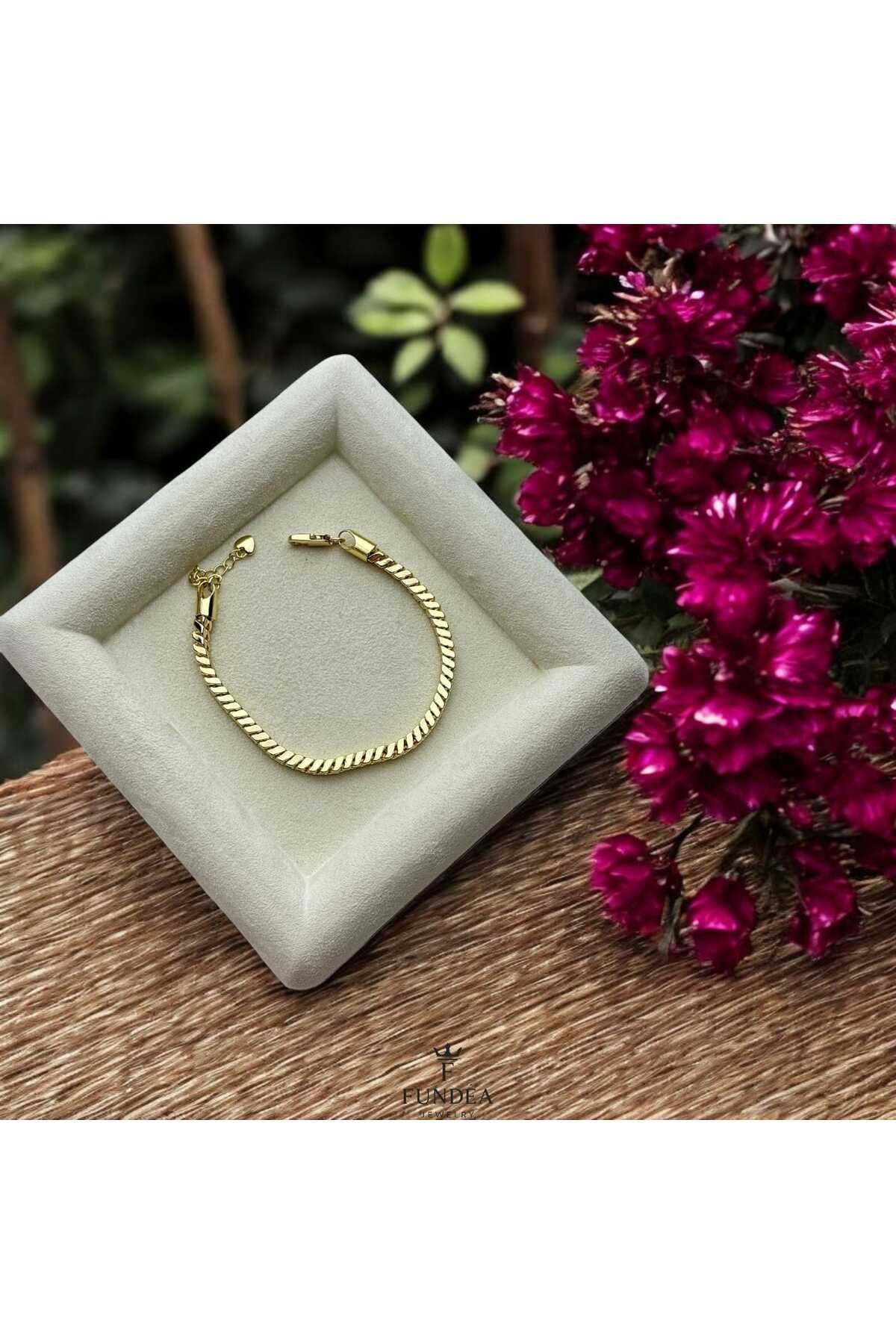 Fundéa Jewelry Asalet Karesi Bileklik Çelik