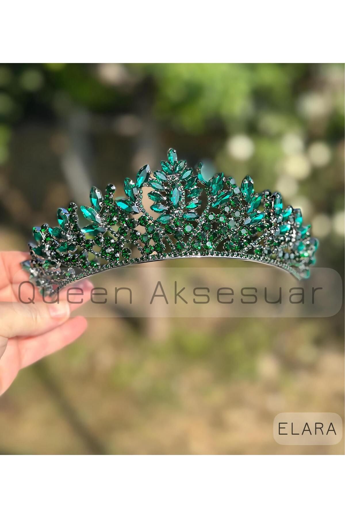 QUEEN AKSESUAR Elara zümrüt yeşil kristal taşlı lüks tasarım nişan gelin tacı metal taç yüksek tepeli