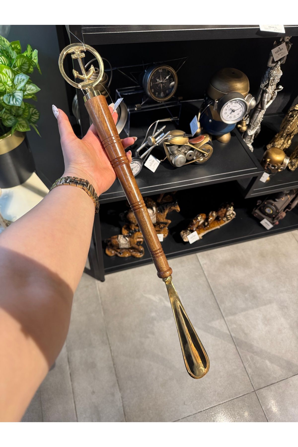 Handmade ESTERHOMEDECOR Ahşap gövdeli çapalı pirinç kerata