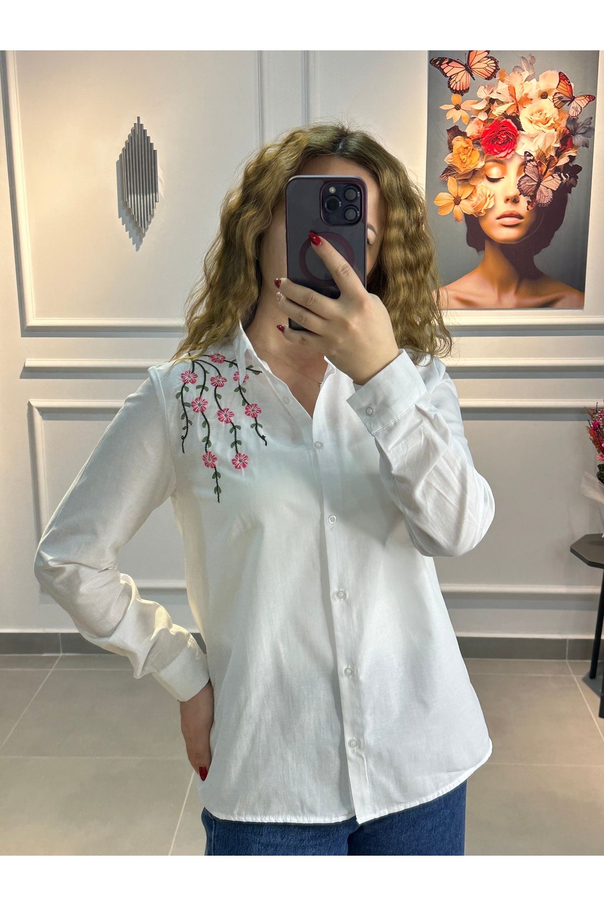 Butik Kadın Beyaz Gömlek Nakışlı
