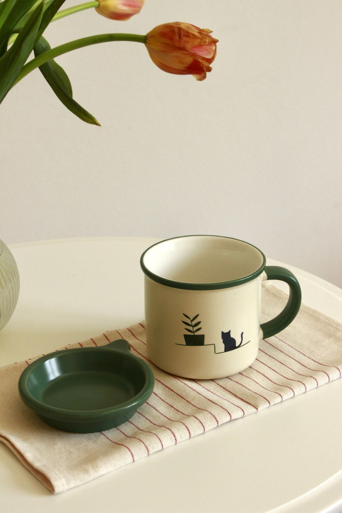 Nova Crafts Minimalist Kedi Figürlü Tabak Şeklinde Kapaklı Yeşil Kupa Bardak