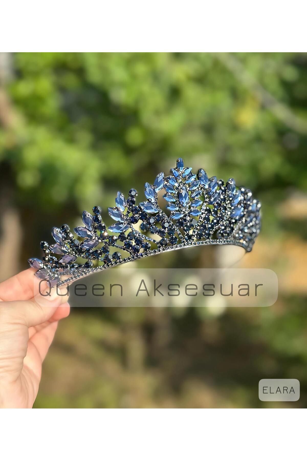 QUEEN AKSESUAR Elara safir gece mavi lacivert kristal taşlı lüks tasarım nişan gelin tacı metal taç yüksek tepeli
