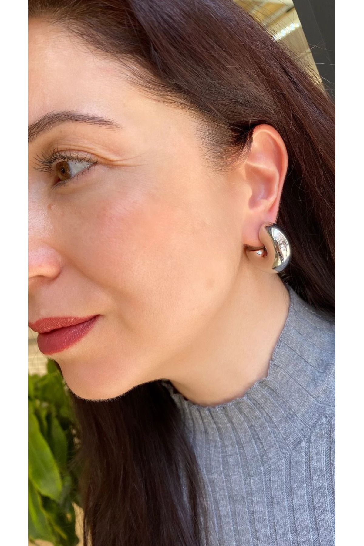 Yares Accessories Bombeli gümüş renk küpe